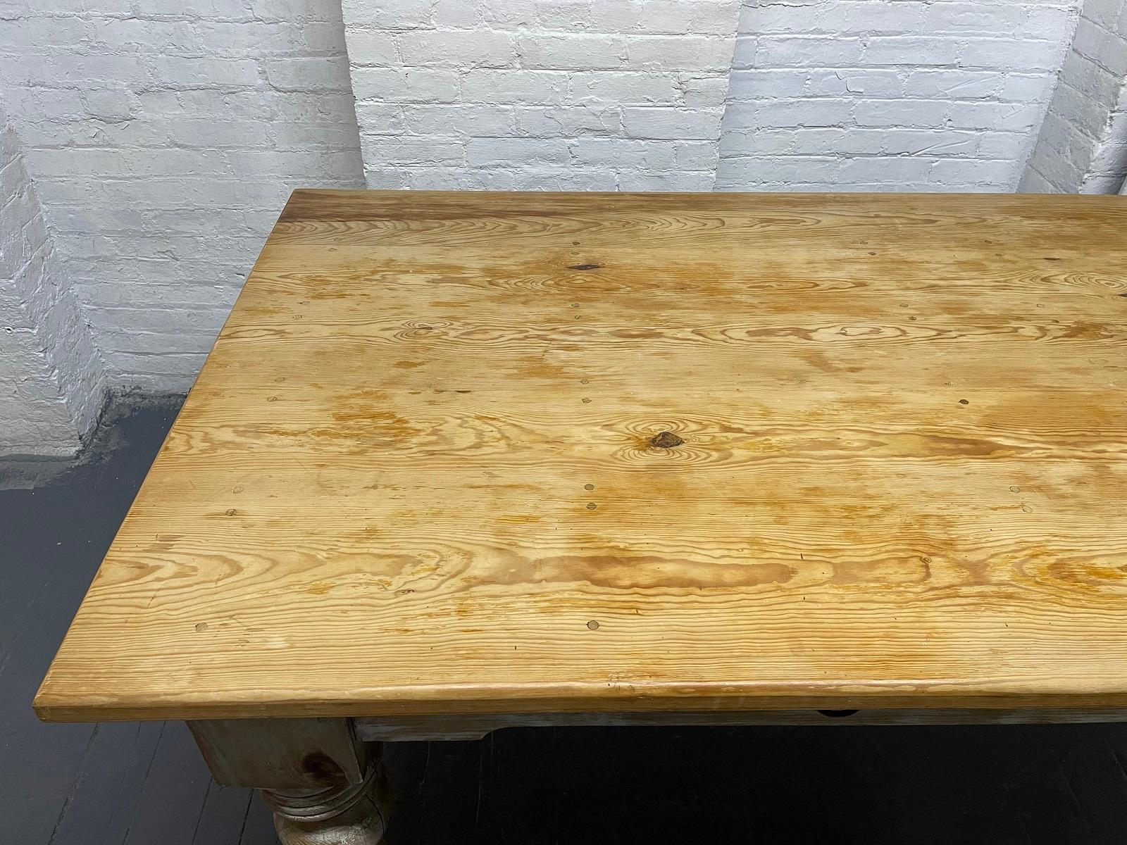 Pin Table de ferme en pin de style ancien en vente
