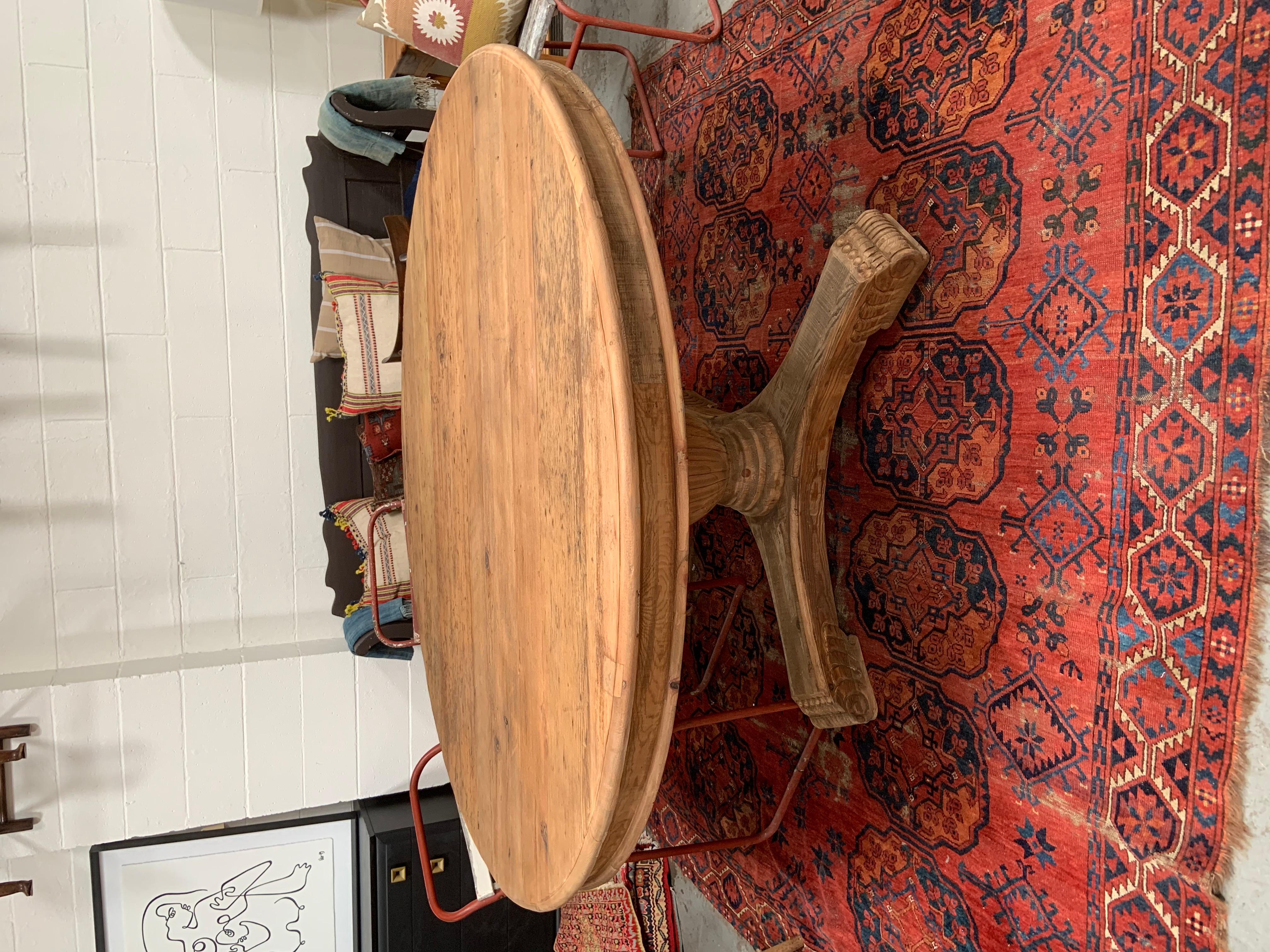 Antique-Style Round Dining Table 1