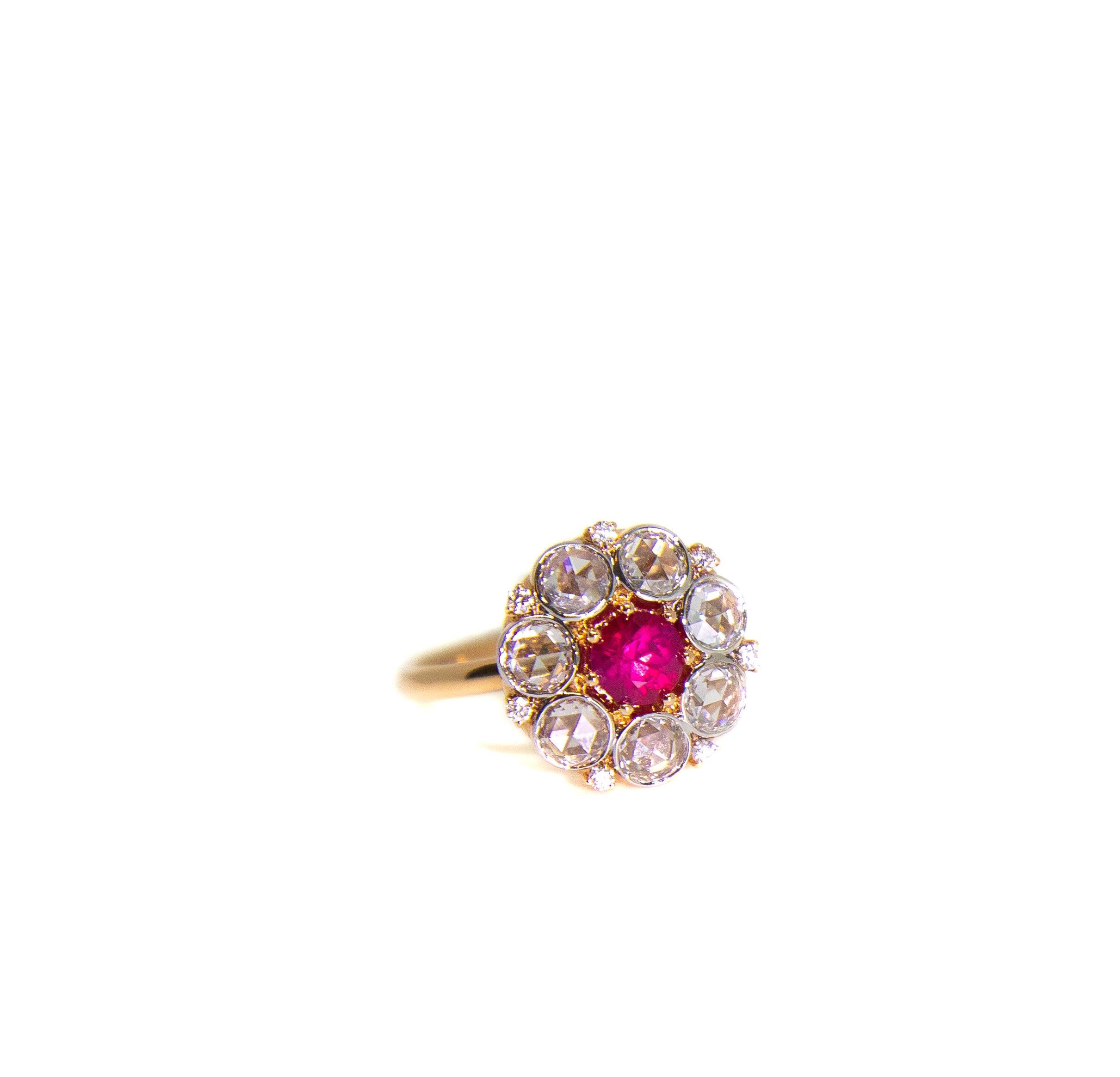 Bague grappe de style ancien en rubis et diamants taille rose Unisexe en vente