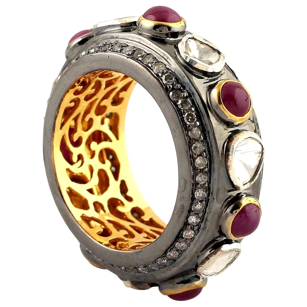 Bague de style ancien en rubis et diamants