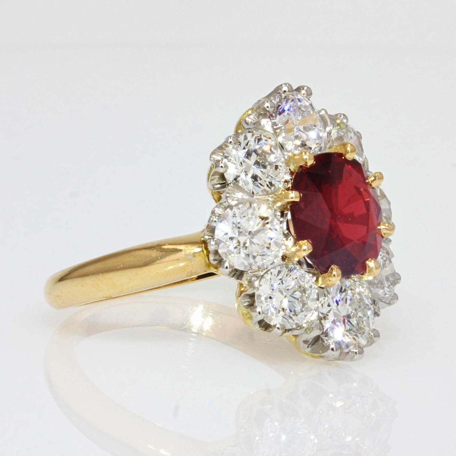 Antique Style Ruby Diamonds 18 Karat Yellow Gold Platinum Daisy Ring In New Condition For Sale In Poitiers, FR