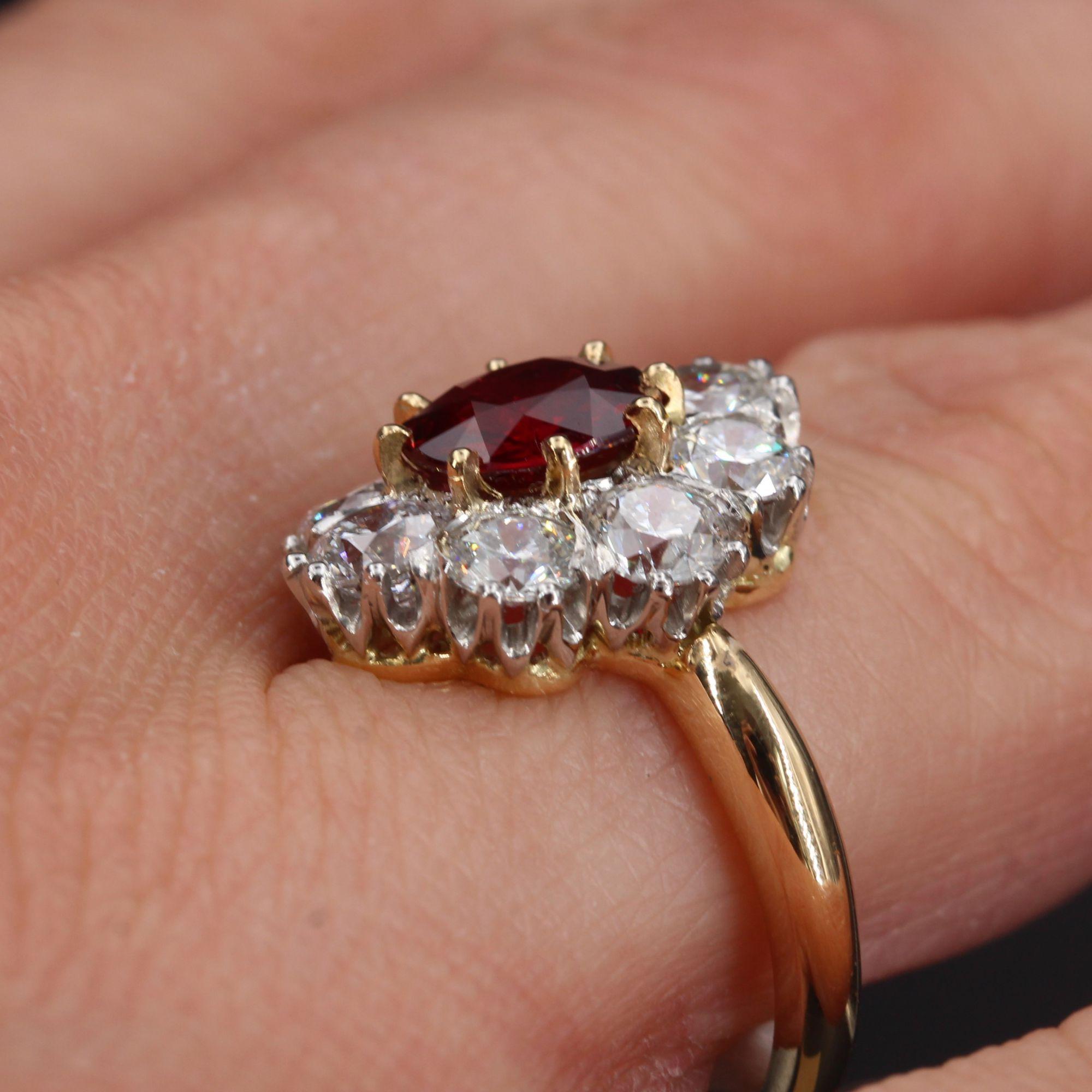 Women's Antique Style Ruby Diamonds 18 Karat Yellow Gold Platinum Daisy Ring For Sale