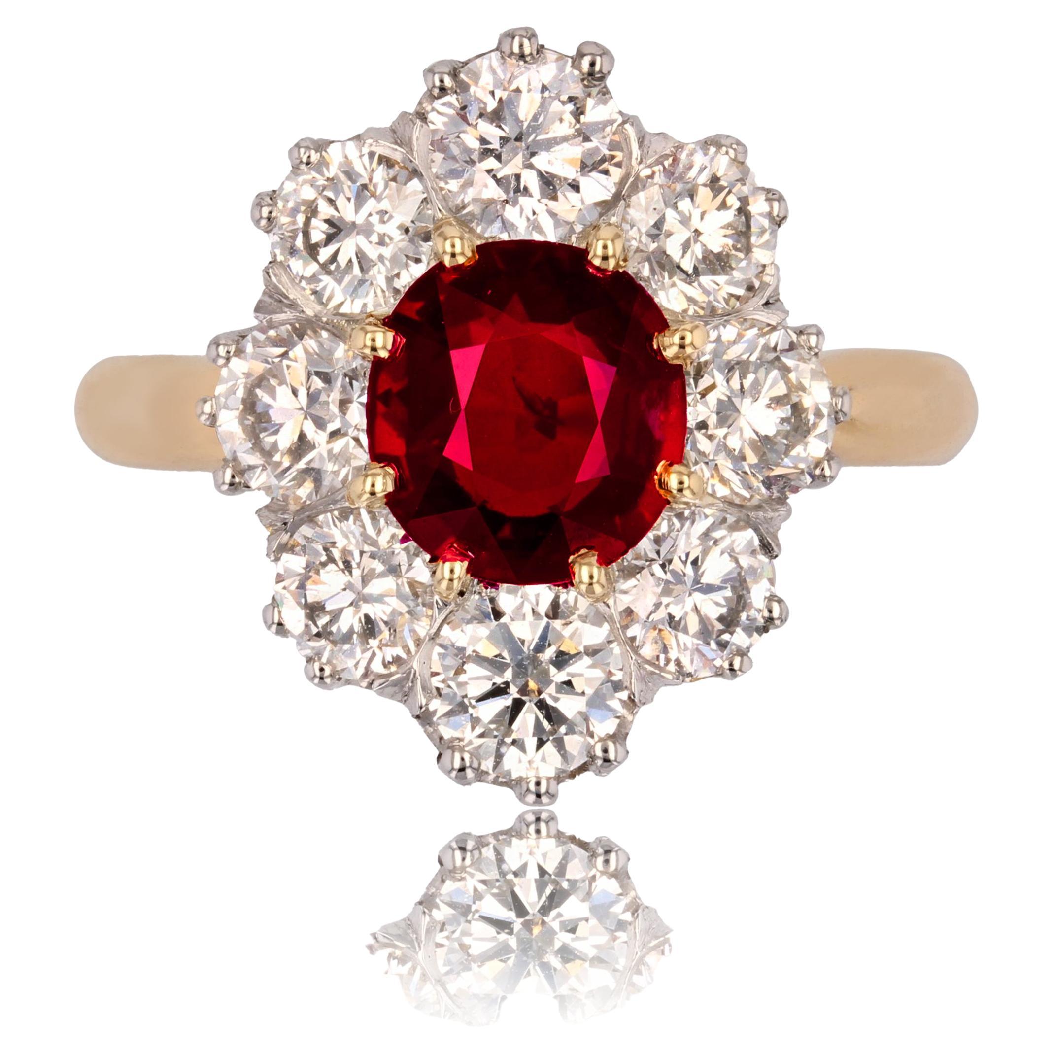 Antique Style Ruby Diamonds 18 Karat Yellow Gold Platinum Daisy Ring For Sale