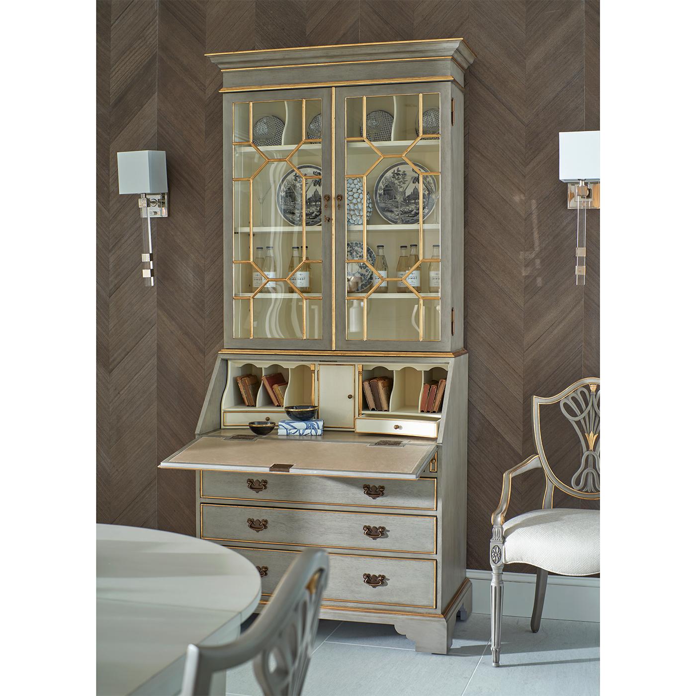Neoclassico Poltrone da pranzo con schienale a scudo in stile antico (set di 2) in vendita