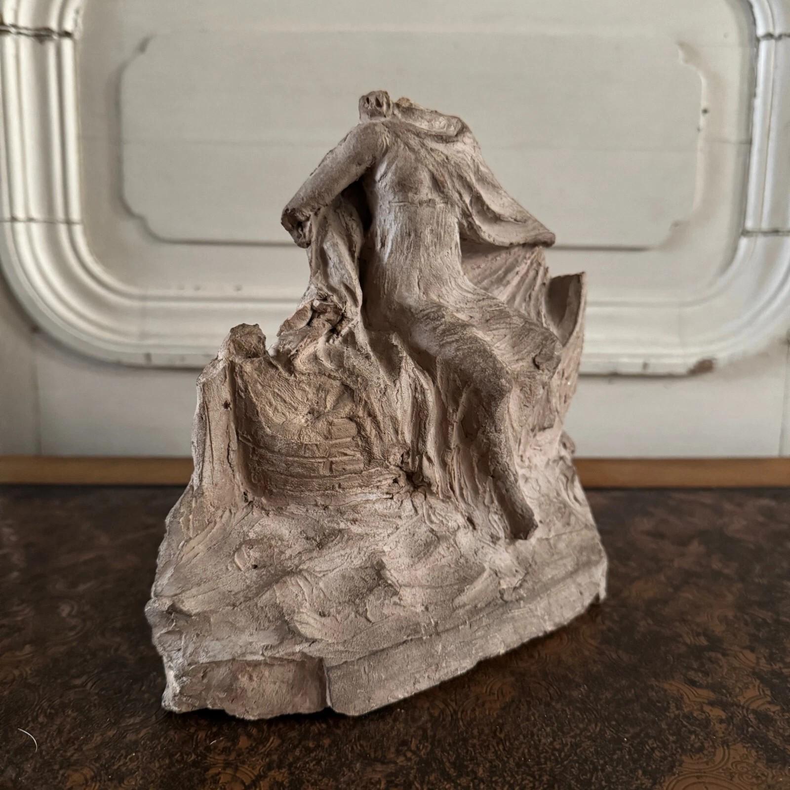 Statua in terracotta in stile antico - Opera in studio attribuita a Charles Filleul

Questa statua in terracotta è un lavoro preparatorio in studio attribuito a Charles Filleul. Sebbene non sia firmato, proviene dal laboratorio dell'artista.

Il