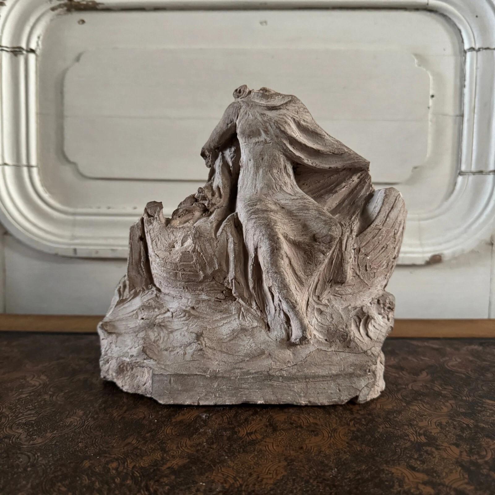 Terracotta Statua in terracotta di una donna vestita in stile antico di Charles Filleul in vendita