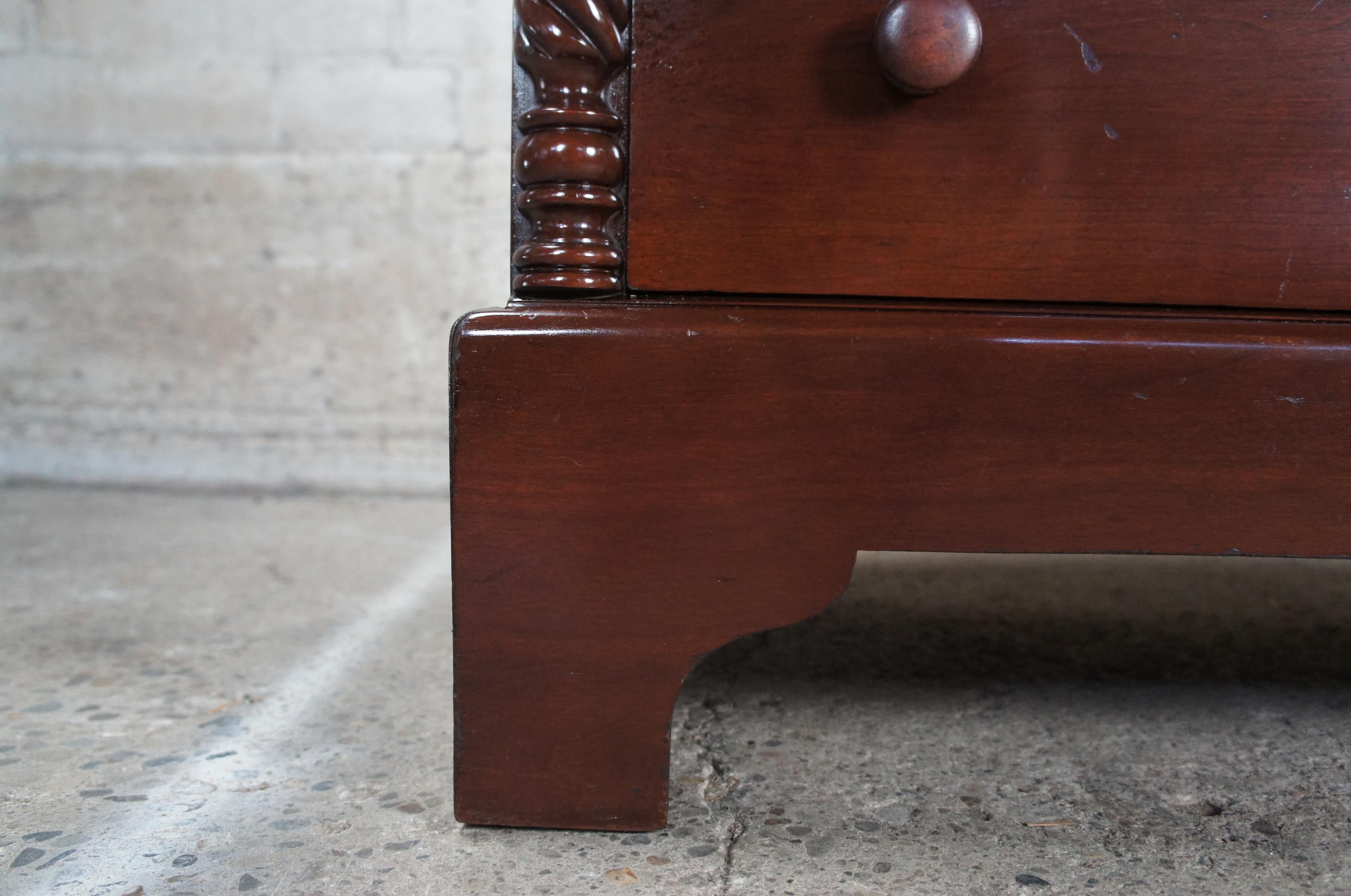 Antique Styled by Park American Federal Cherry Lowboy Chest & Mirror Dresser In Good Condition For Sale In Dayton, OH