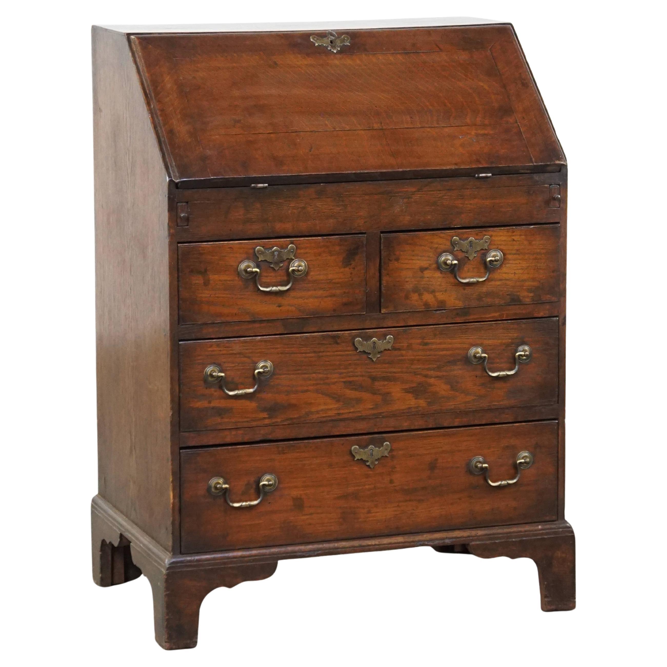 Antique secrétaire subtil anglais du 19ème siècle avec un bel intérieur