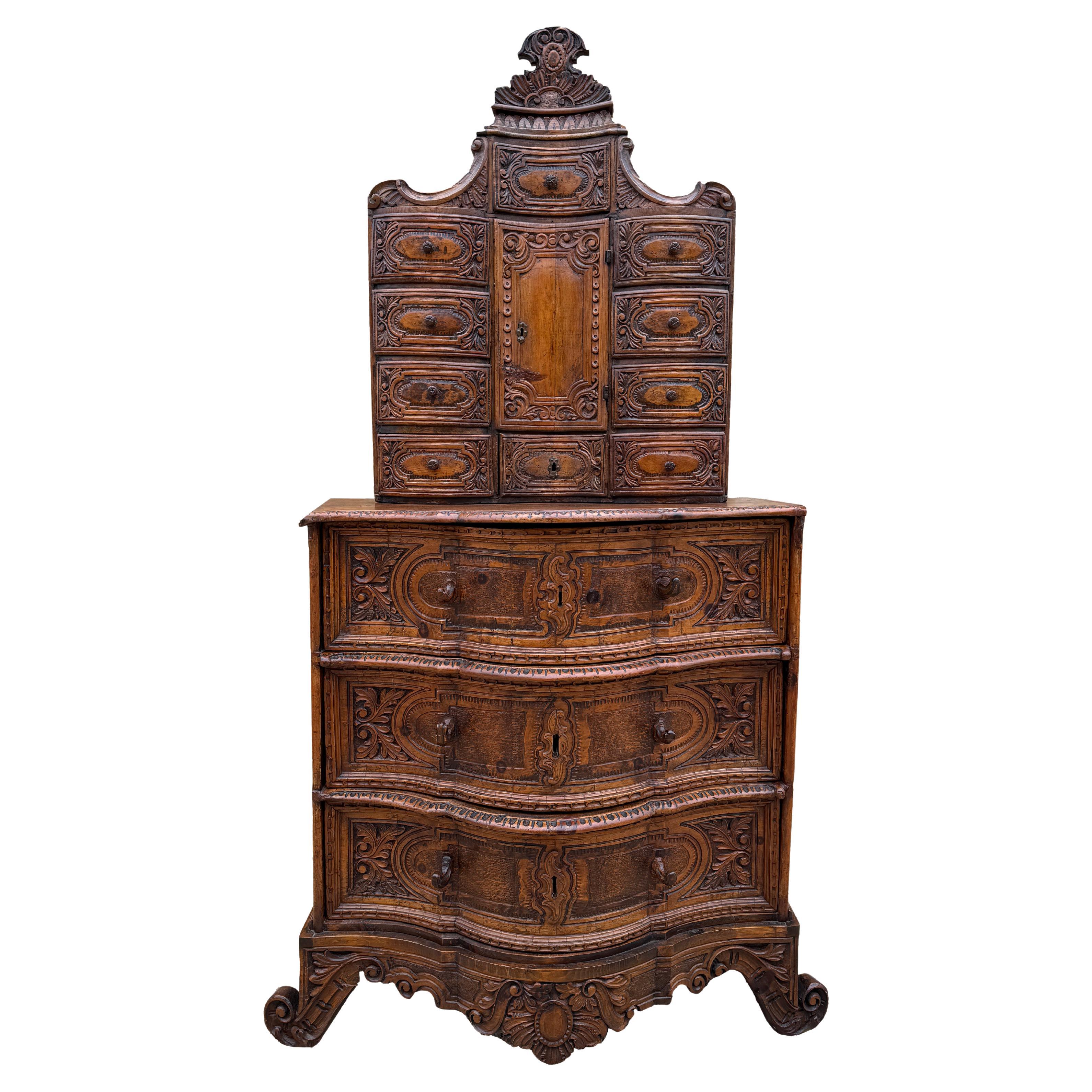 Antique Sud Tyrol Pine Chest c. 1750 in vendita