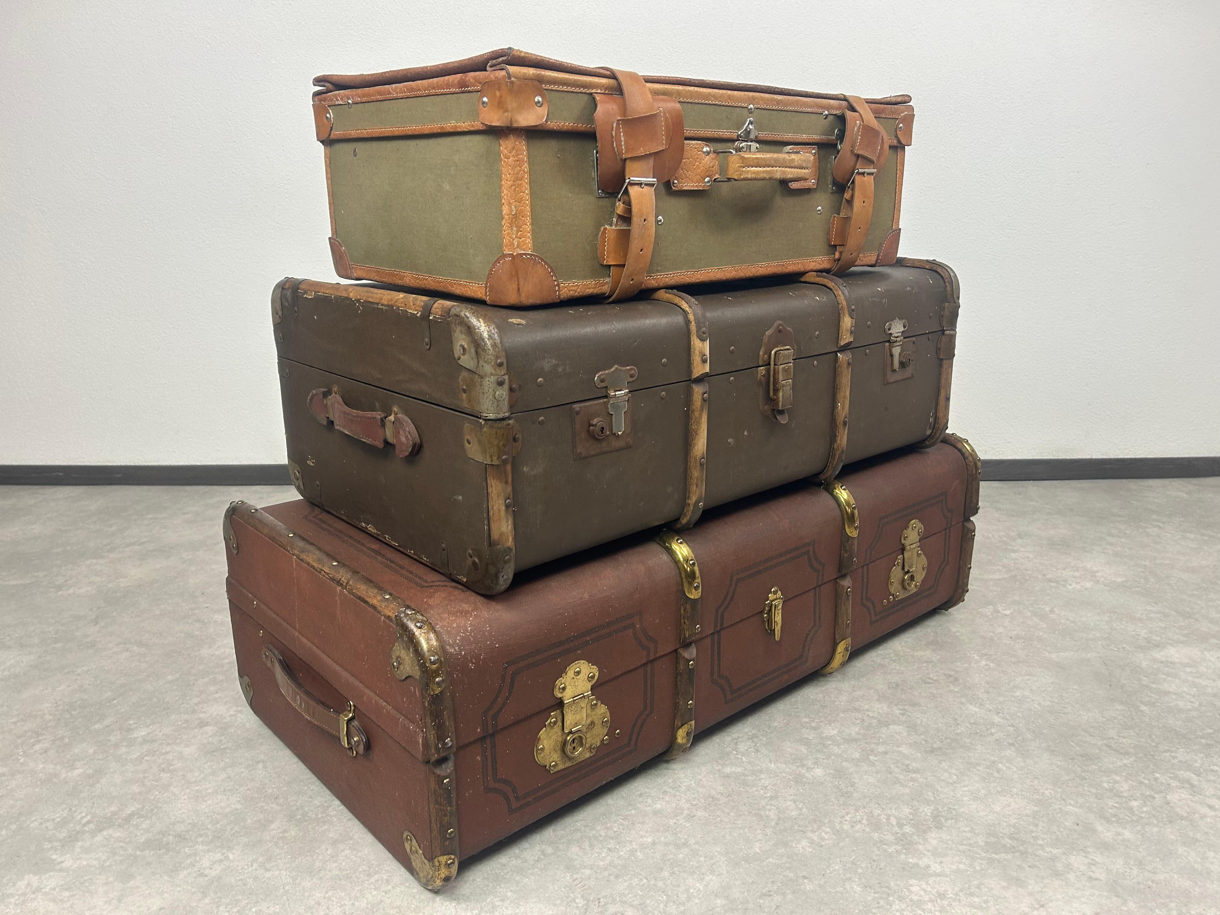 Antique valise de voyage à l'étranger en vente 9