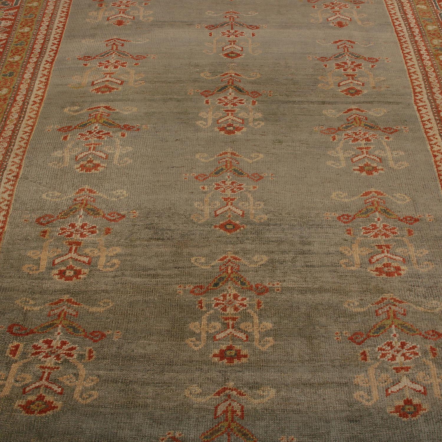 Antiker antiker Sultanabad-Perserteppich aus blauer und burgunderroter Wolle von Teppich & Kelim (Persisch) im Angebot