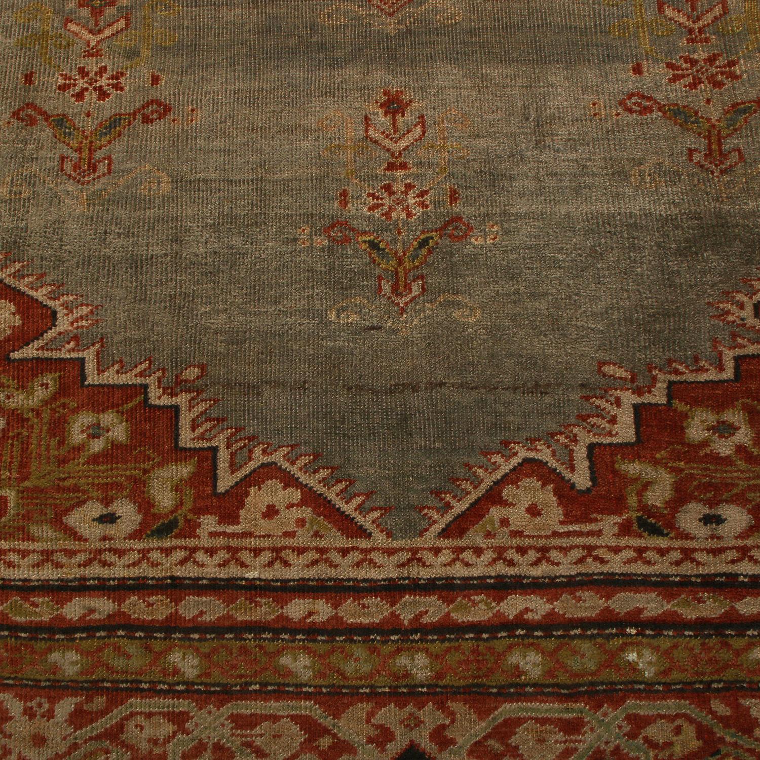Antiker antiker Sultanabad-Perserteppich aus blauer und burgunderroter Wolle von Teppich & Kelim (Handgeknüpft) im Angebot