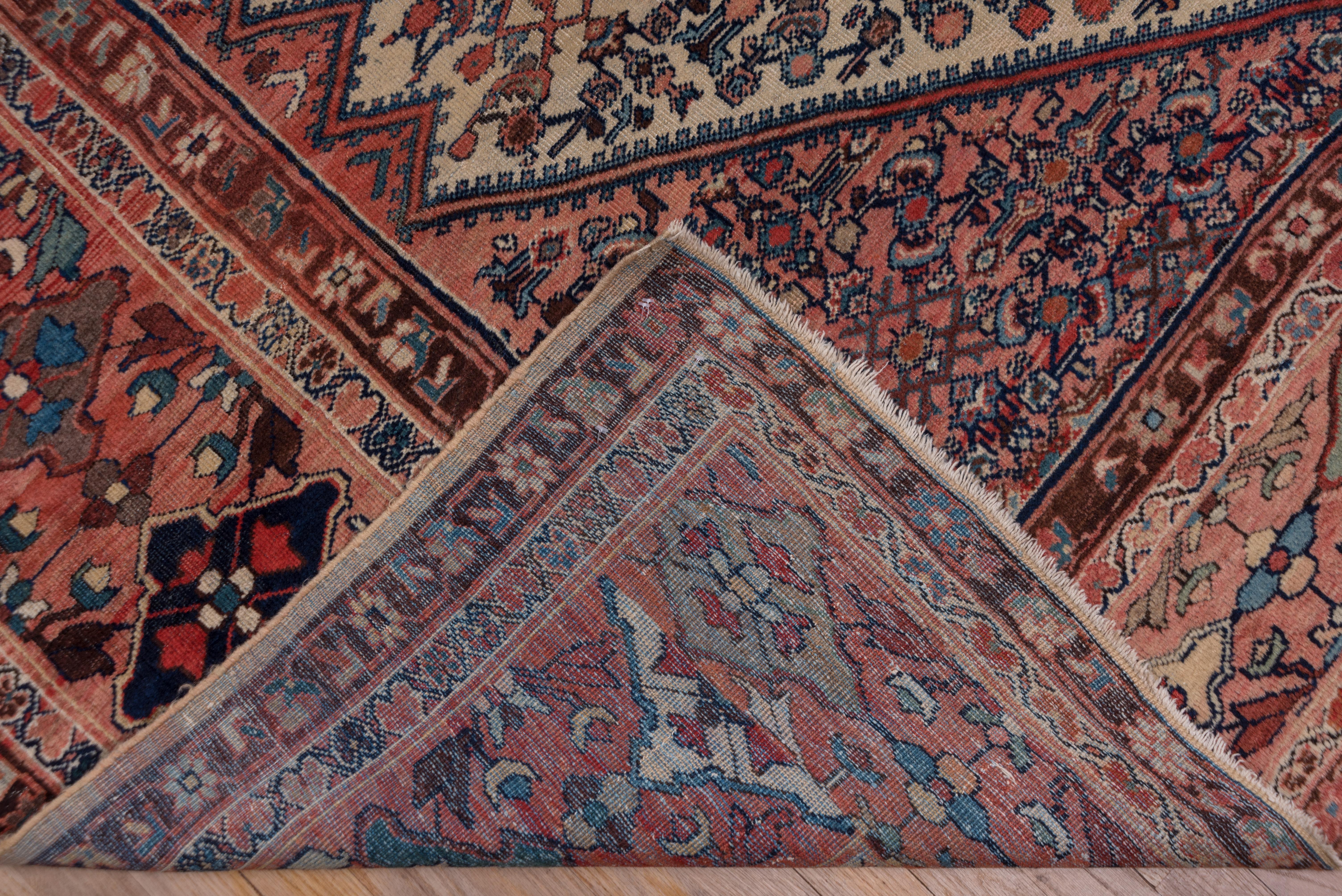 Antique Sultanabad Carpet, circa 1900s In Good Condition For Sale In New York, NY