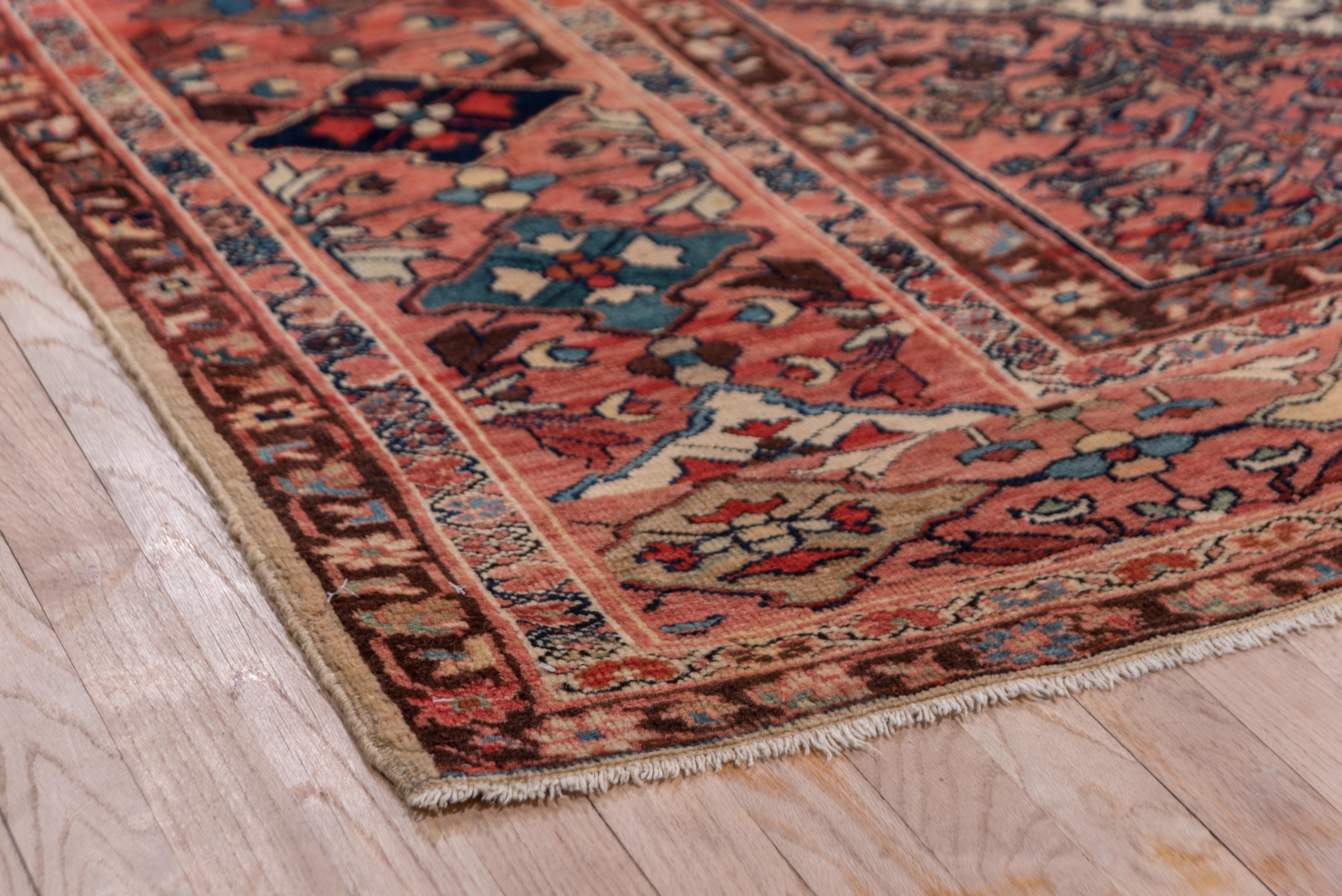 Antique Sultanabad Carpet, circa 1900s For Sale 1