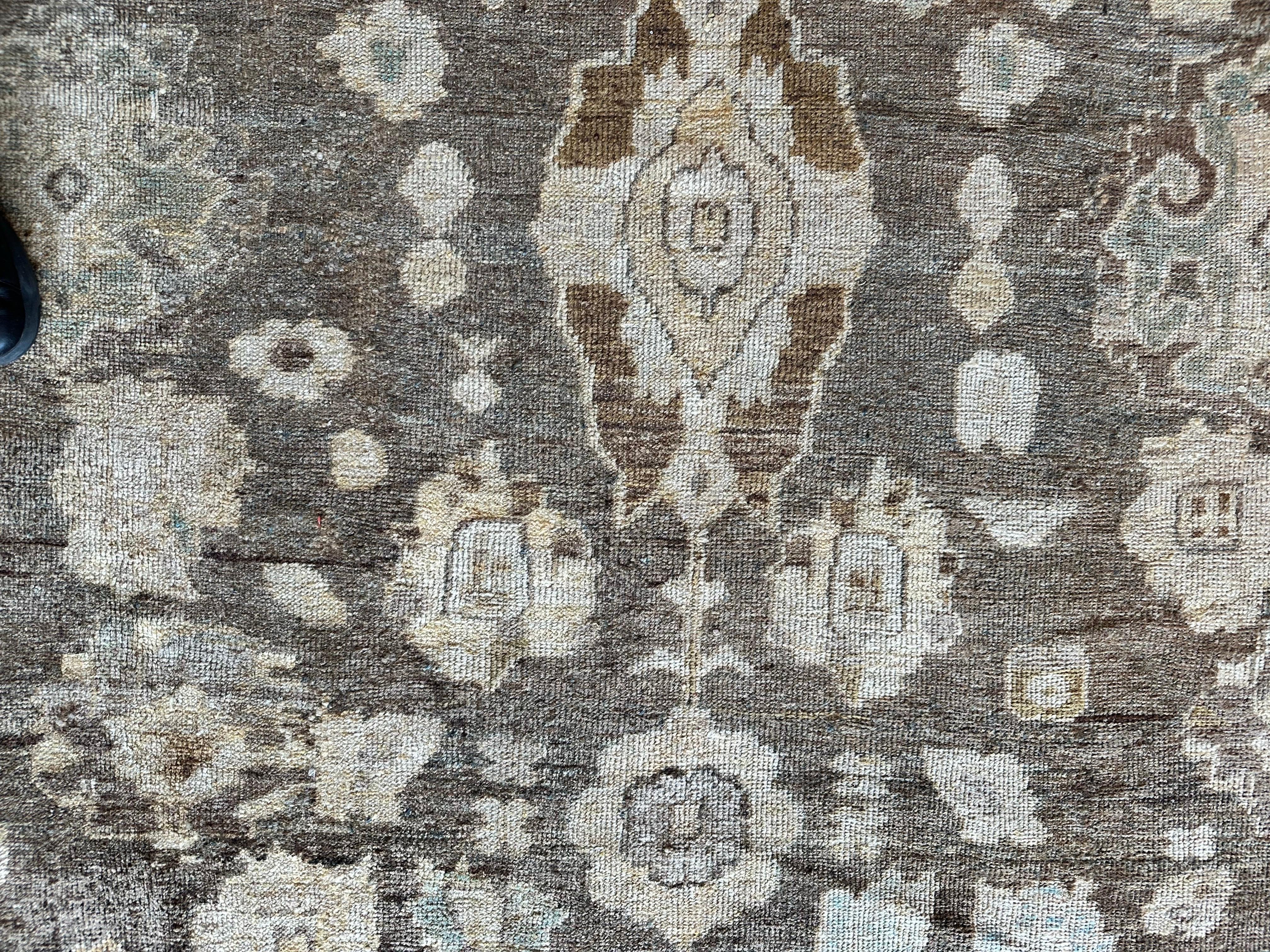 Tapis persan ancien Sultanabad, fait à la main, gris, ivoire, taupe, bleu clair en vente 10
