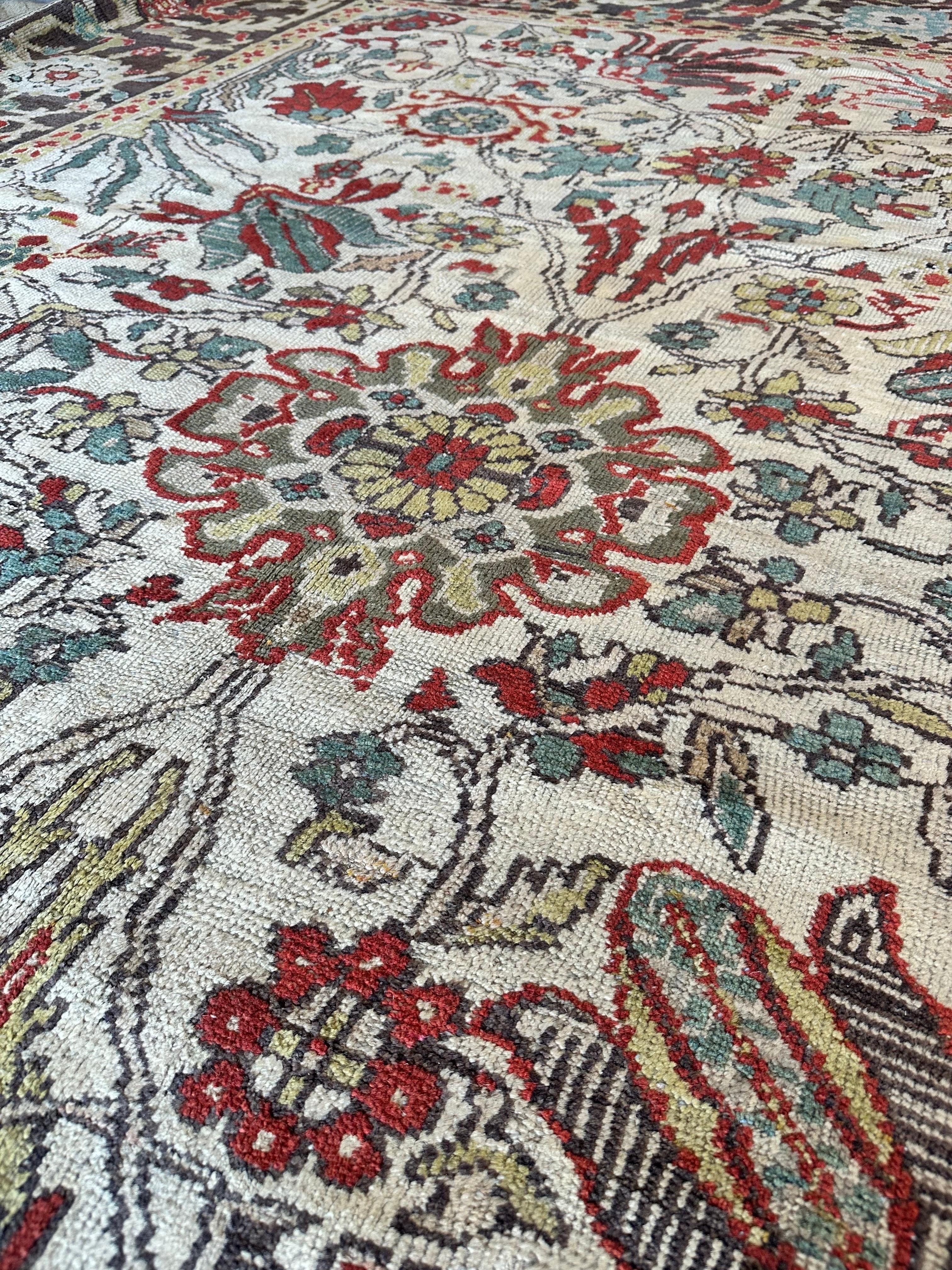 Antique Sultanabad Carpet, Handmade Persian Rug Gray, Light Blue, Green Soft Red For Sale 2