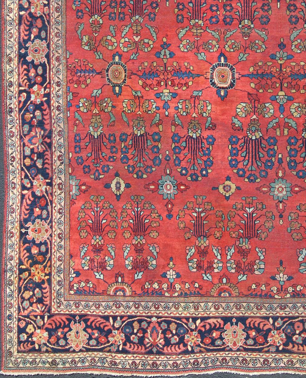 Antique Sultanabad Carpet with All-Over Large Scale Flower Design With Red Field. Keivan Woven Arts / Rug / S12-0106 / country of origin / type: Iran / Sultanabad / circa 1910.
This Sultanabad Mahal relies heavily on exquisite details as well as