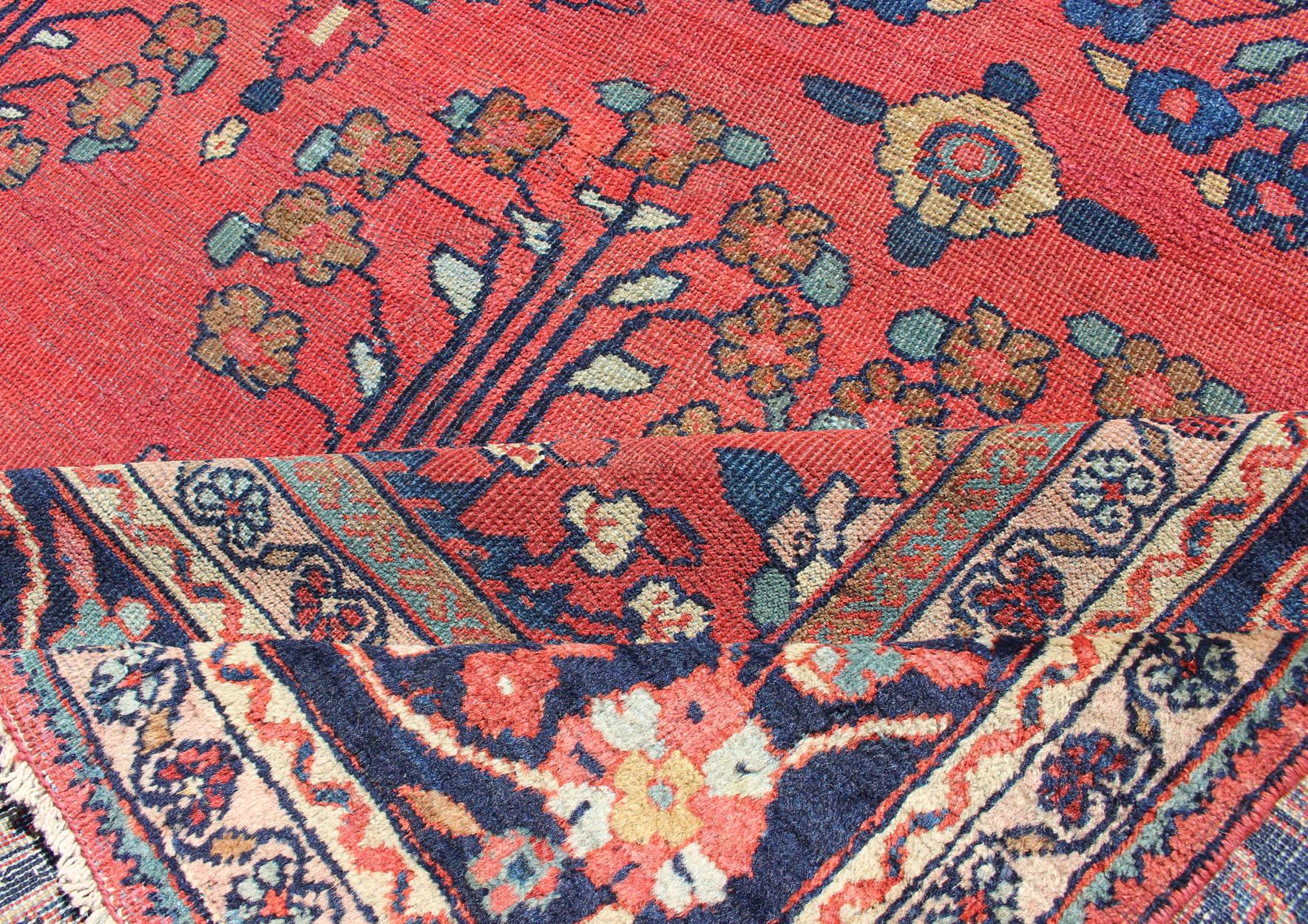 Antique Sultanabad Carpet with All-Over Large Scale Flower Design With Red Field In Good Condition For Sale In Atlanta, GA