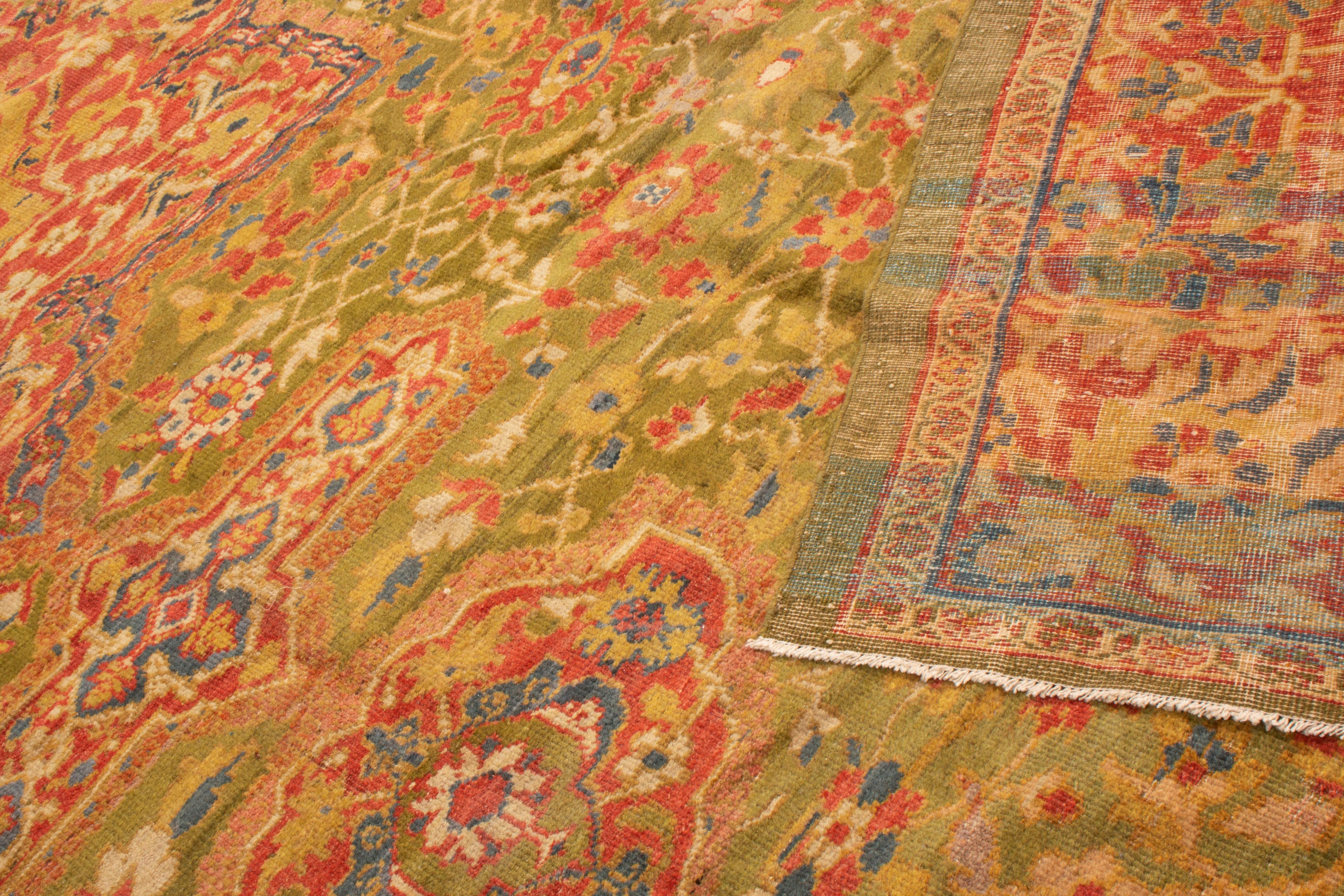 Antique Sultanabad Indian Red and Green Floral Rug In Good Condition In Long Island City, NY