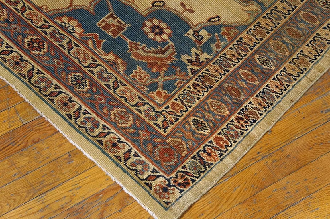 Antique Sultanabad Persian Rug In Good Condition For Sale In New York, NY