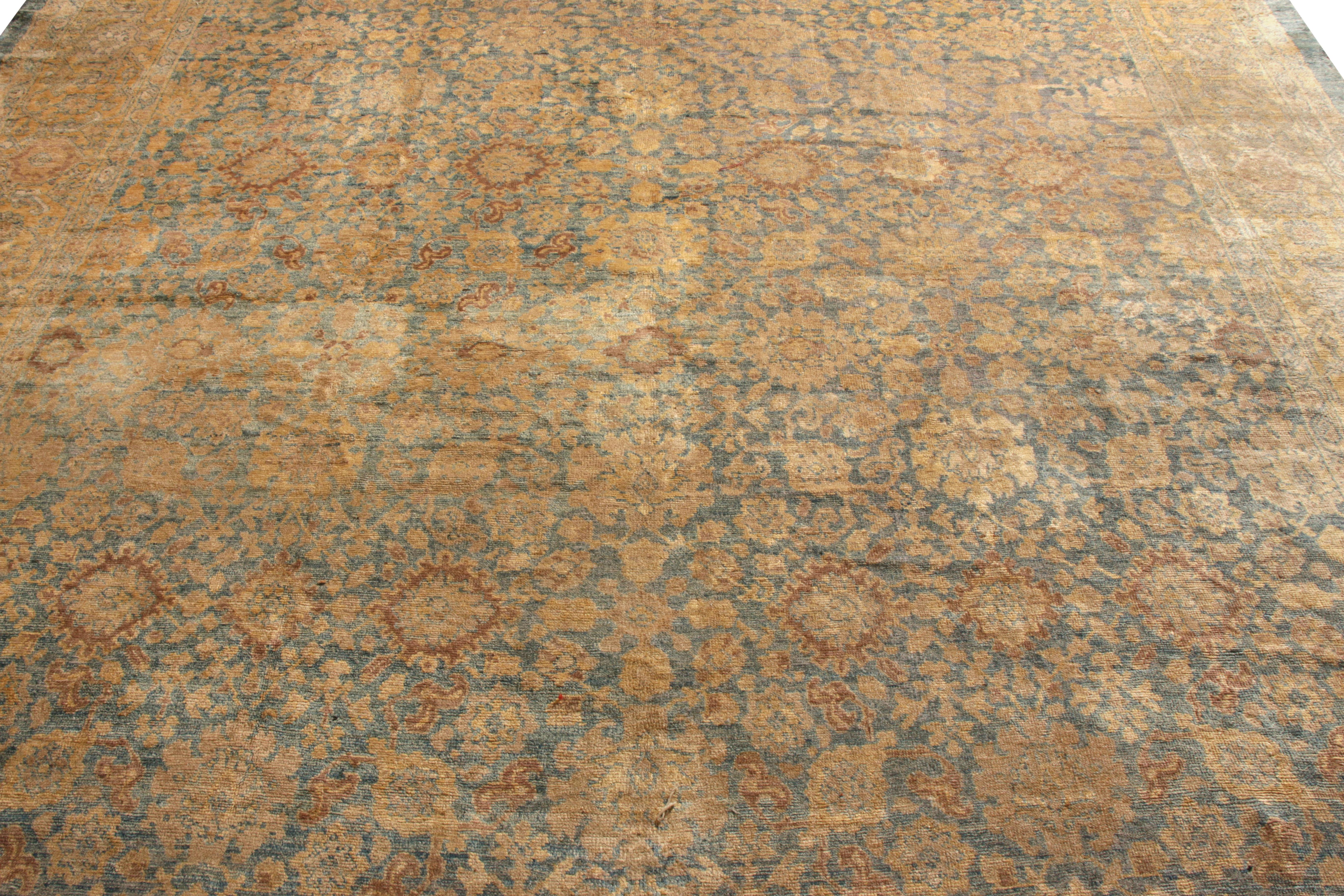Annodato a mano Antique Sultanabad Persian rug in Beige-Brown Floral Pattern by Rug & Kilim in vendita