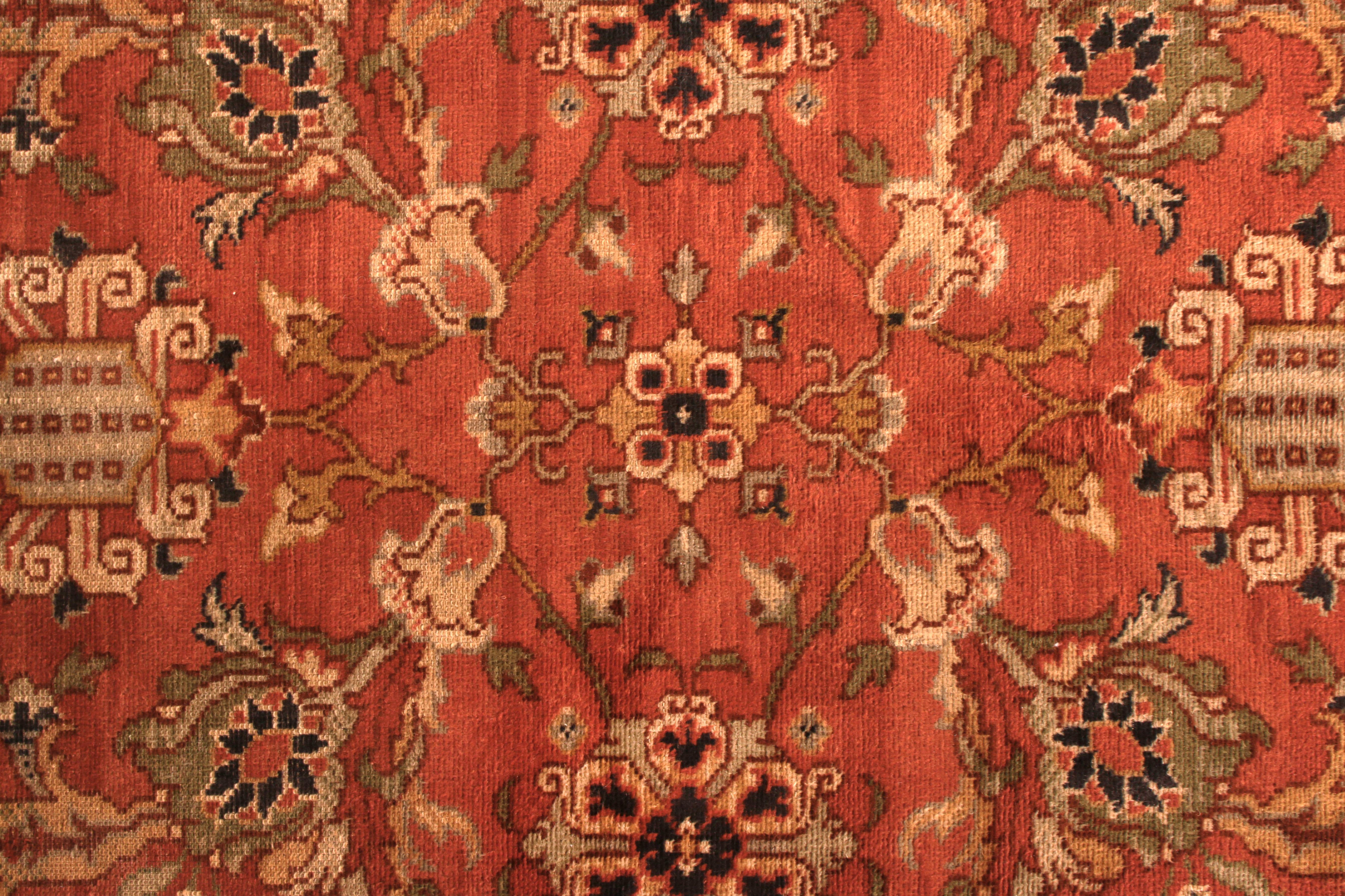 Antiker Teppich im persischen Sultanabad-Stil im persischen Stil in Rot und Grün mit Blumenmuster im Zustand „Gut“ im Angebot in Long Island City, NY