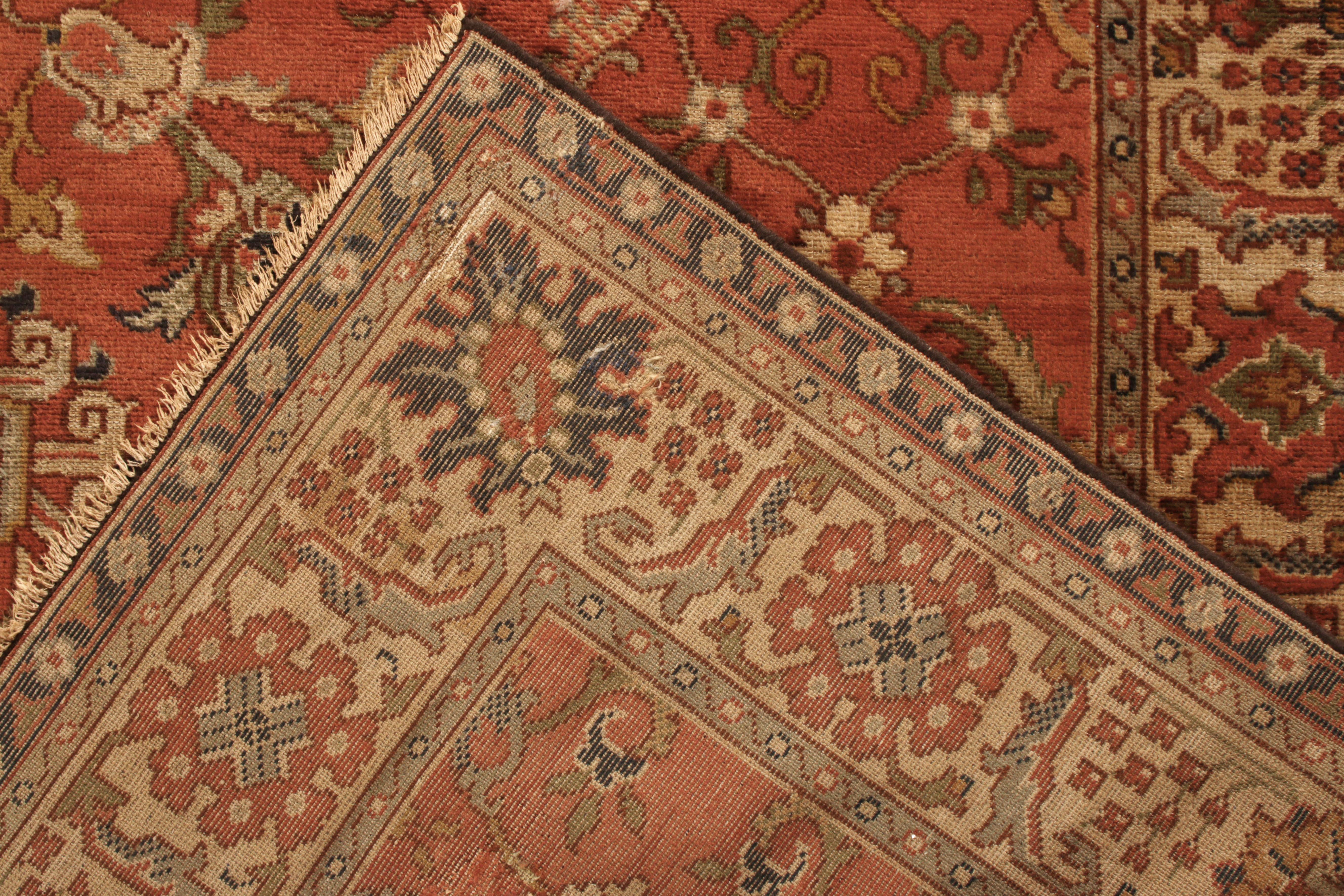 Antiker Teppich im persischen Sultanabad-Stil im persischen Stil in Rot und Grün mit Blumenmuster (Frühes 20. Jahrhundert) im Angebot