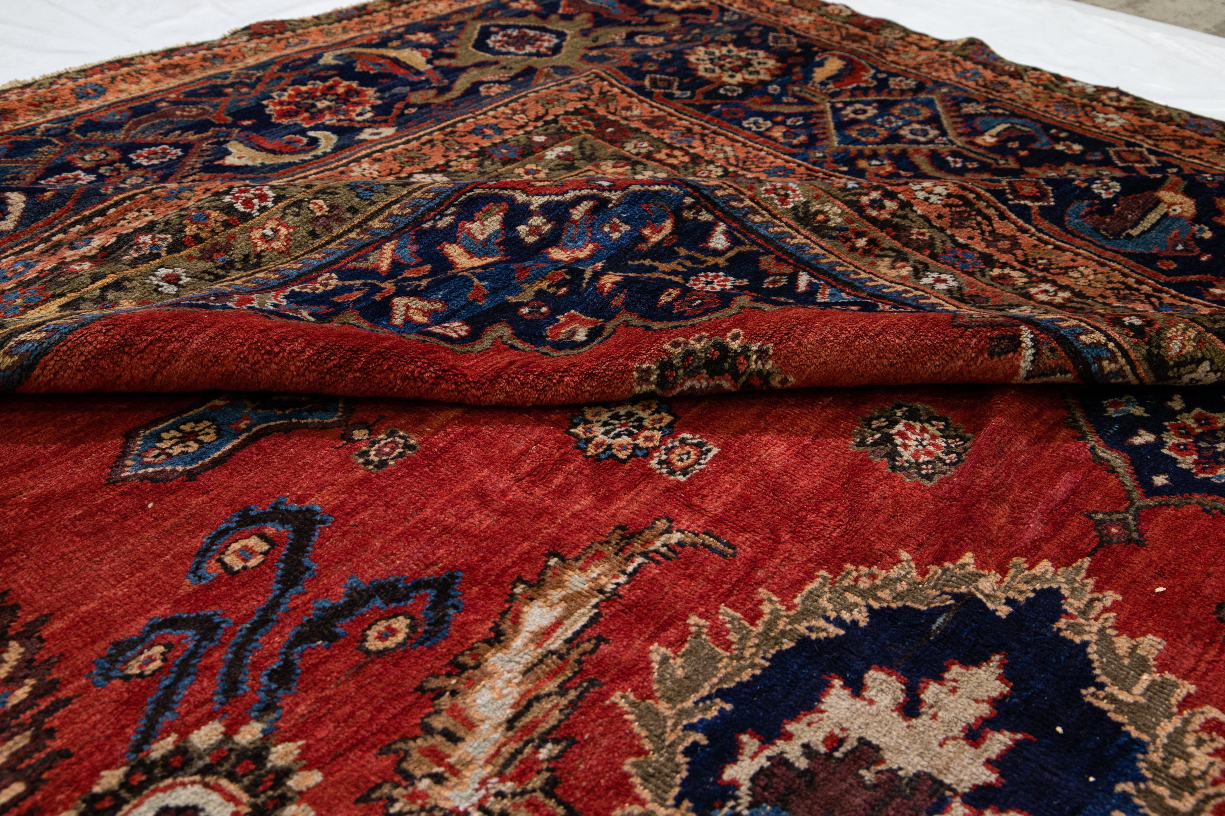 Antique Sultanabad Red Handmade Floral Pattern Persian Wool Rug For Sale 4