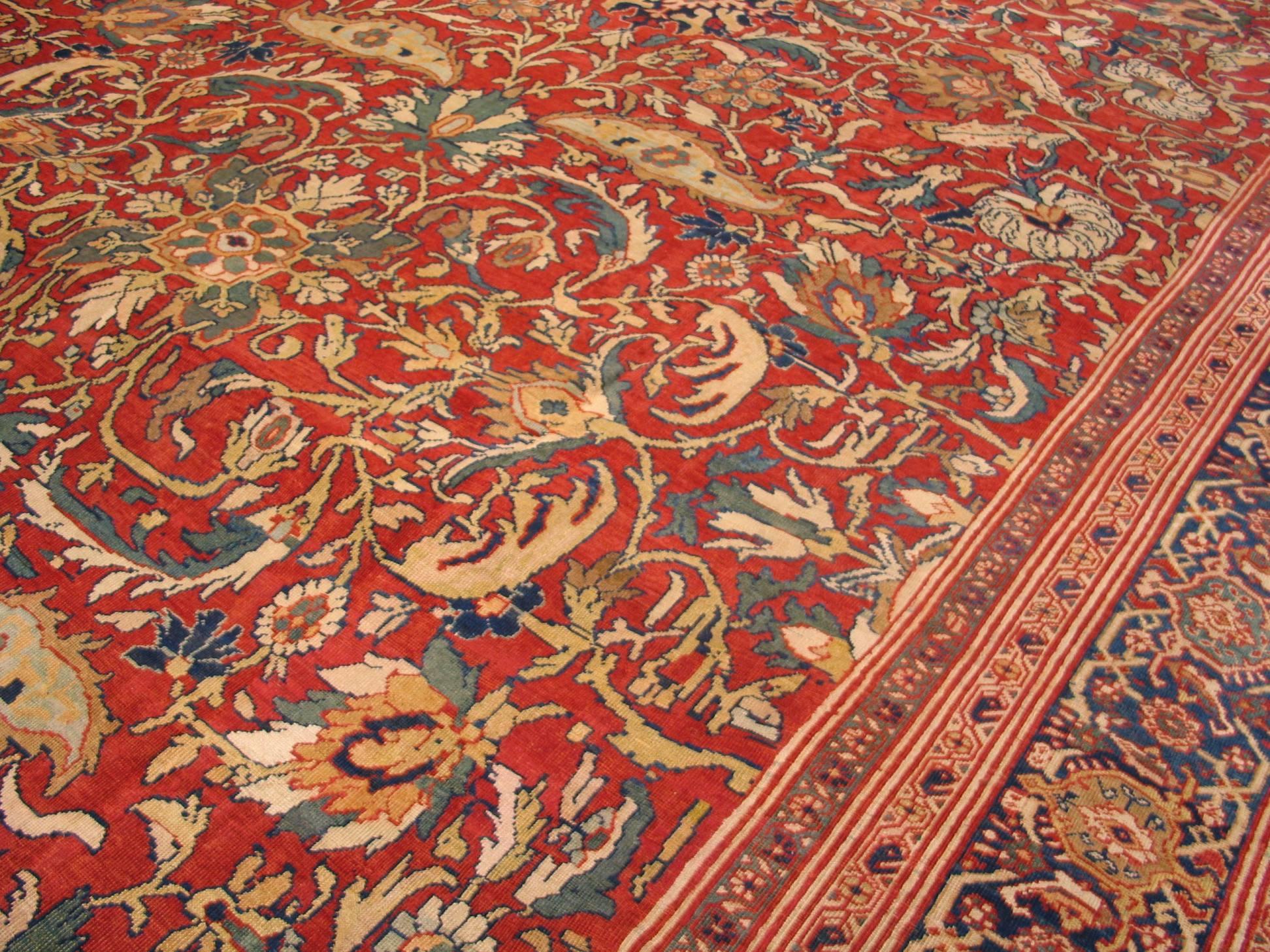 Antiker Sultanabad-Teppich 12' 9'' x 22' 2'' im Zustand „Gut“ im Angebot in New York, NY