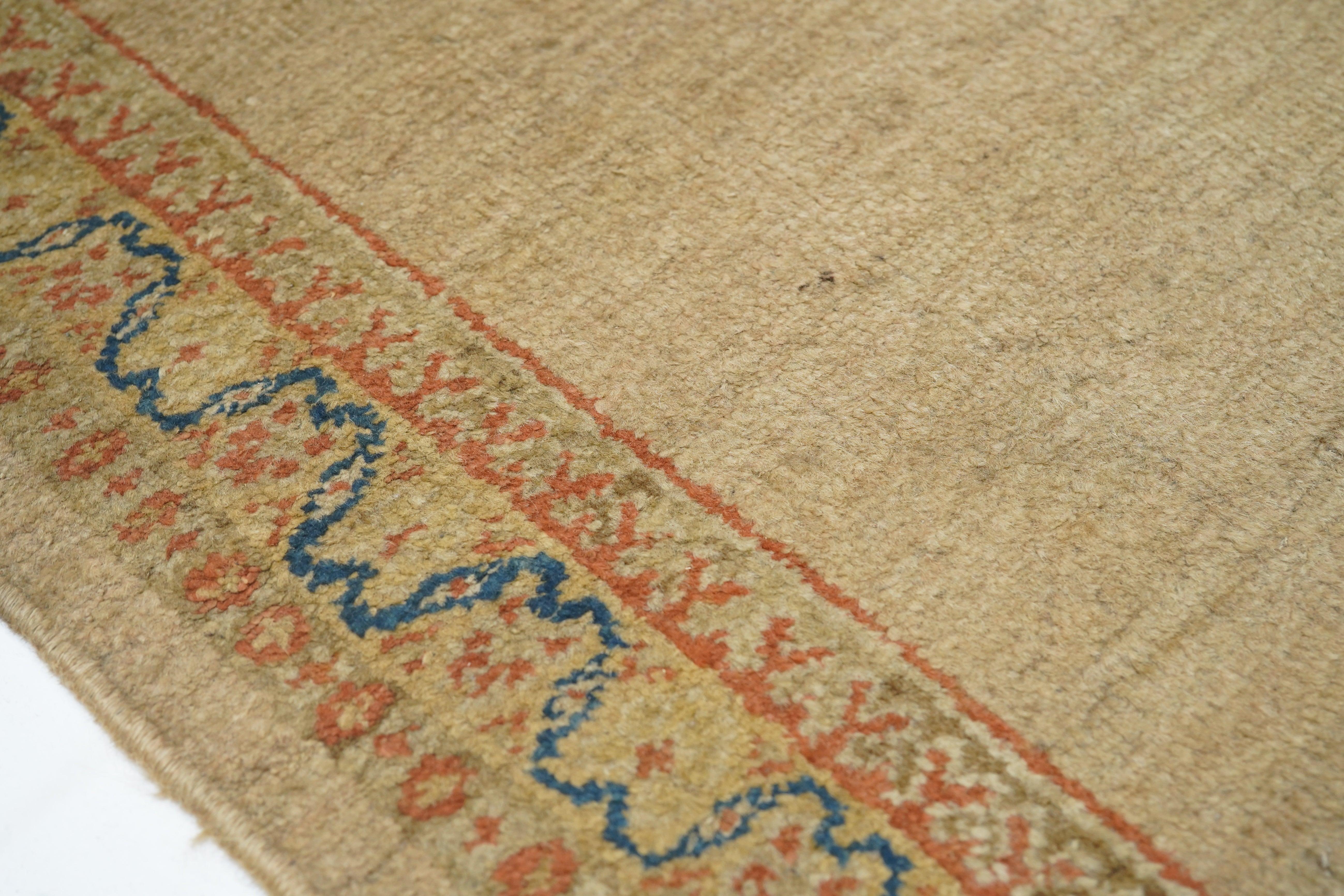 Antique Sultanabad Rug 2'8'' x 6'0'' In Good Condition For Sale In New York, NY