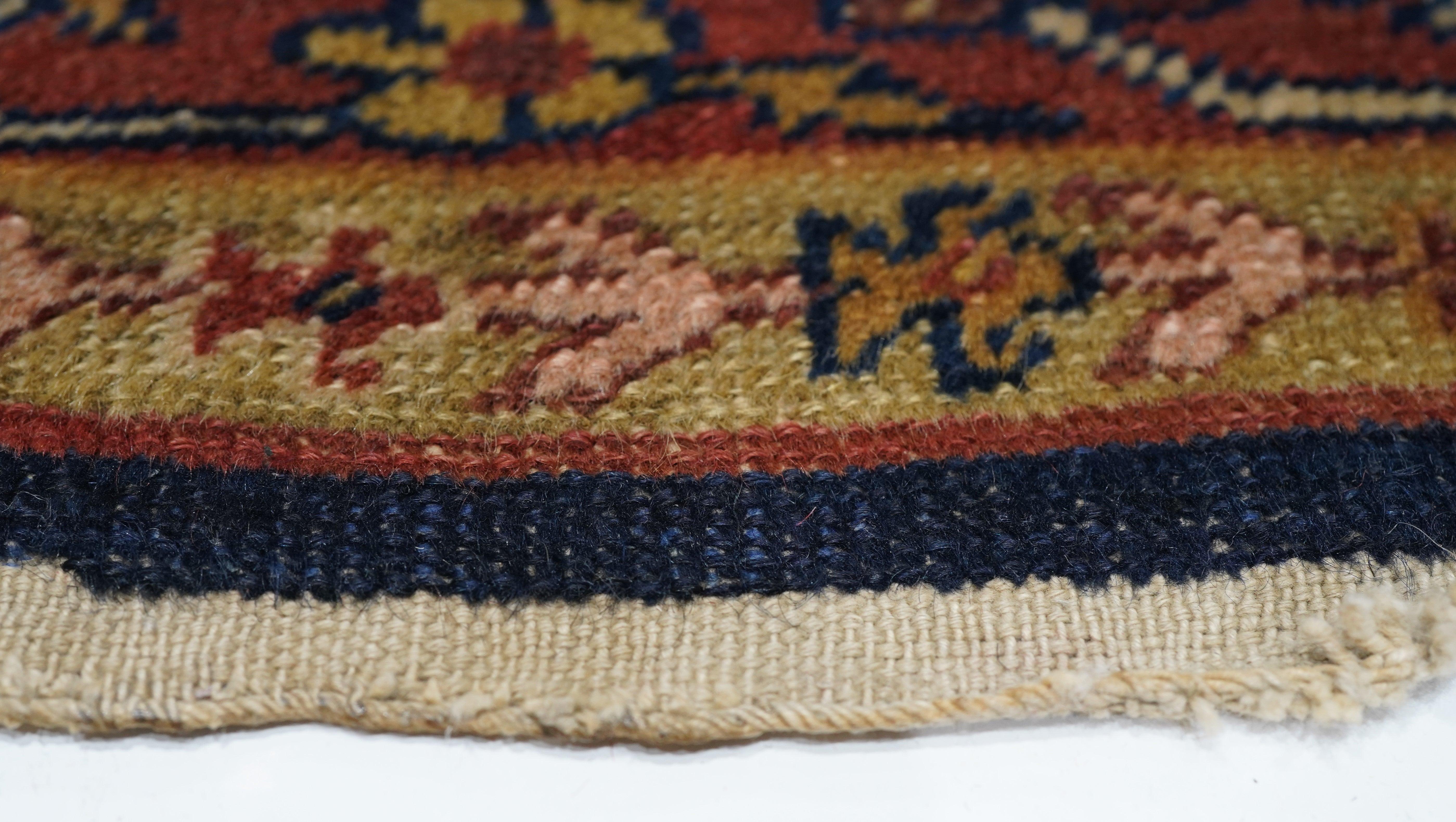 Antiker Sultanabad-Teppich 3'11'' x 6'10'' (Handgeknüpft) im Angebot