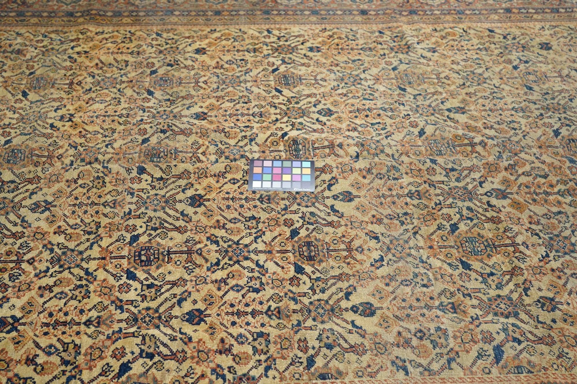 Antiker Sultanabad Teppich 7'2'' x 10'2'' (19. Jahrhundert) im Angebot