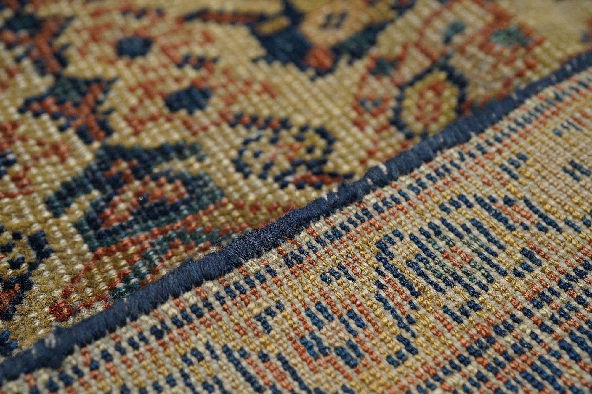Antiker Sultanabad Teppich 7'2'' x 10'2'' im Angebot 1