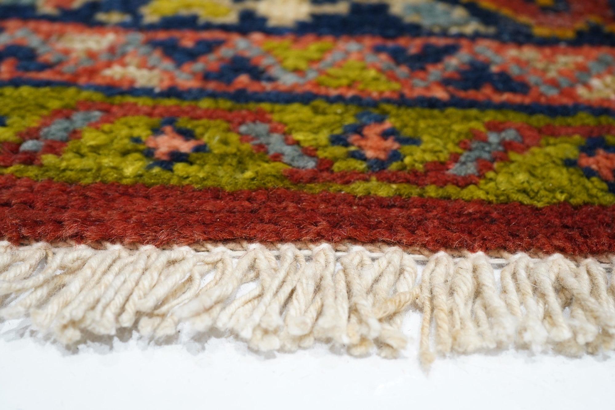 Antiker Sultanabad-Teppich 7'6'' x 9'6'' im Zustand „Gut“ im Angebot in New York, NY