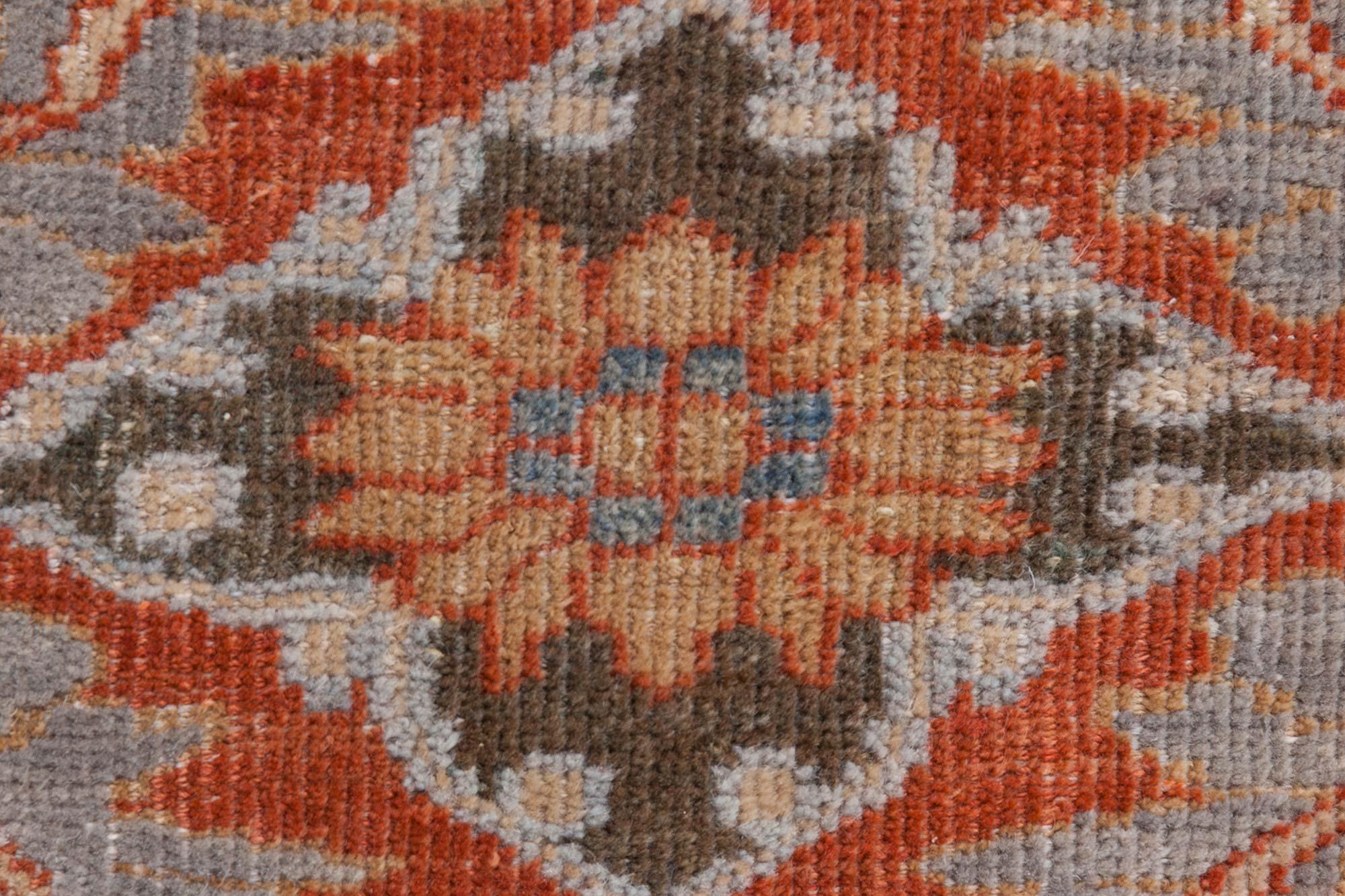 Annodato a mano Tappeto antico Sultanabad Rugs Doris Leslie Blau in vendita