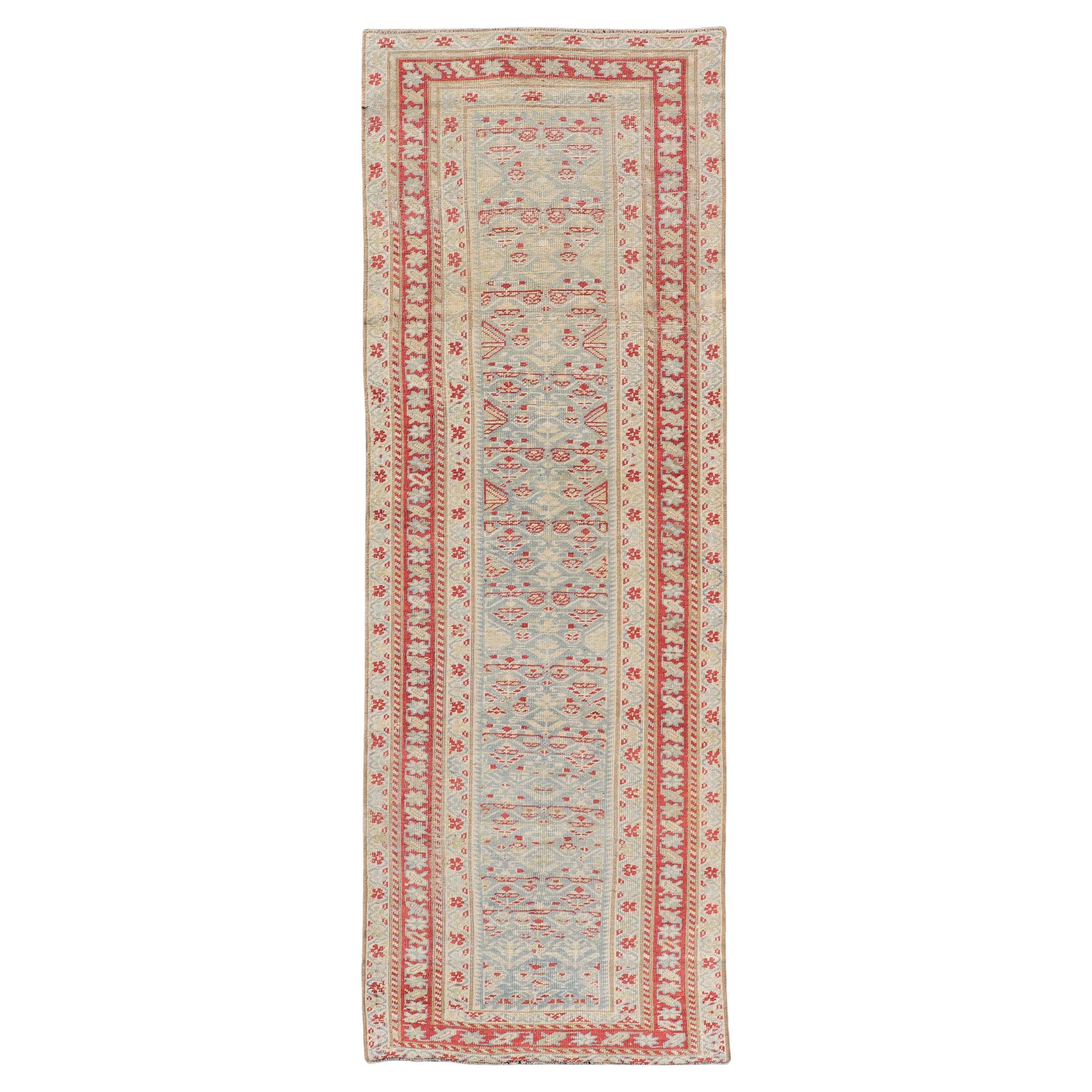 Traves de Mesa Sultanabad Antiguo con Diseño Tribal Geométrico Azul Claro 2'7 x 7'5 en venta