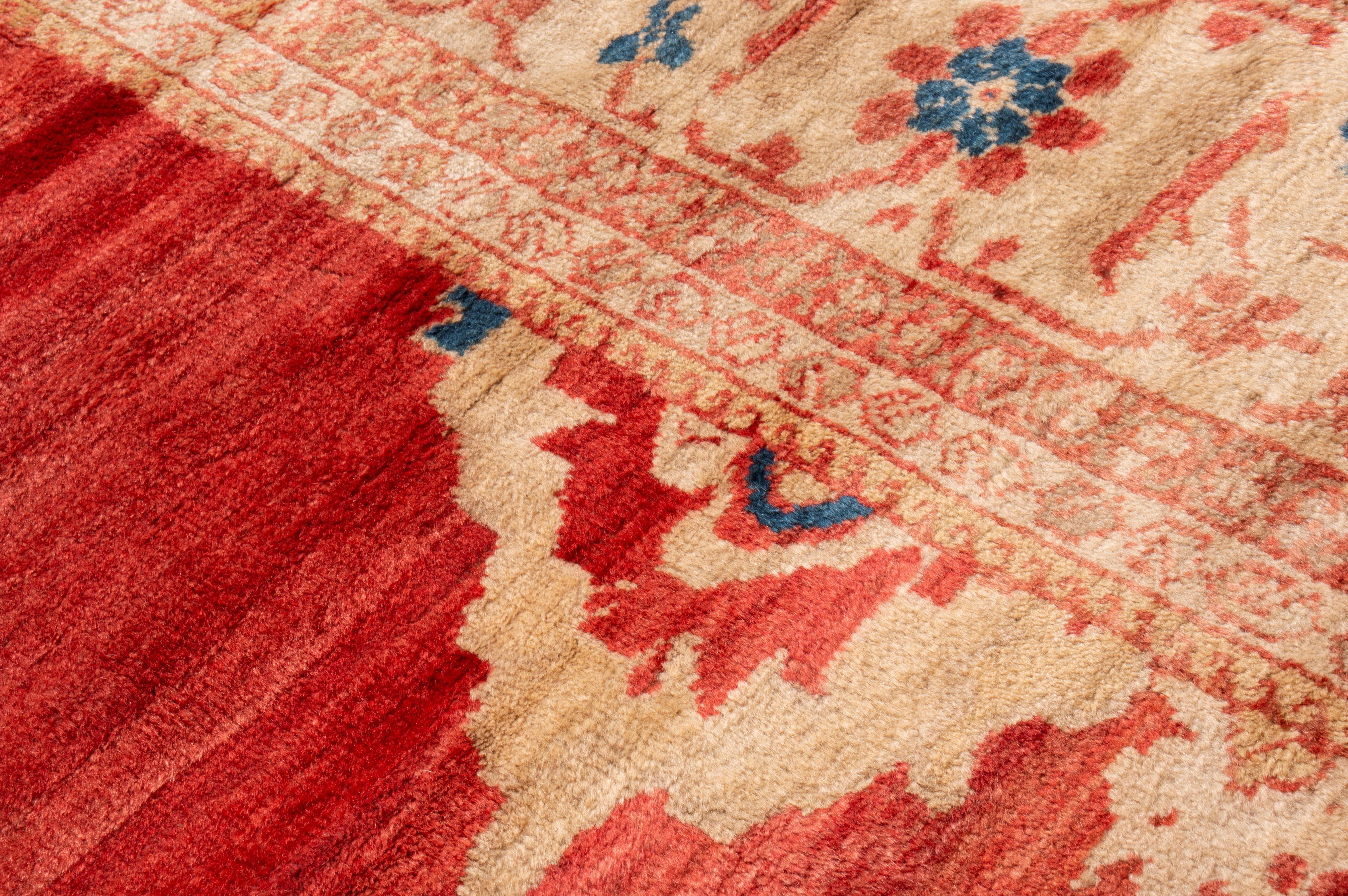 Hand-Woven Antique Sultanbad Red and Beige Medallion-Style Rug For Sale