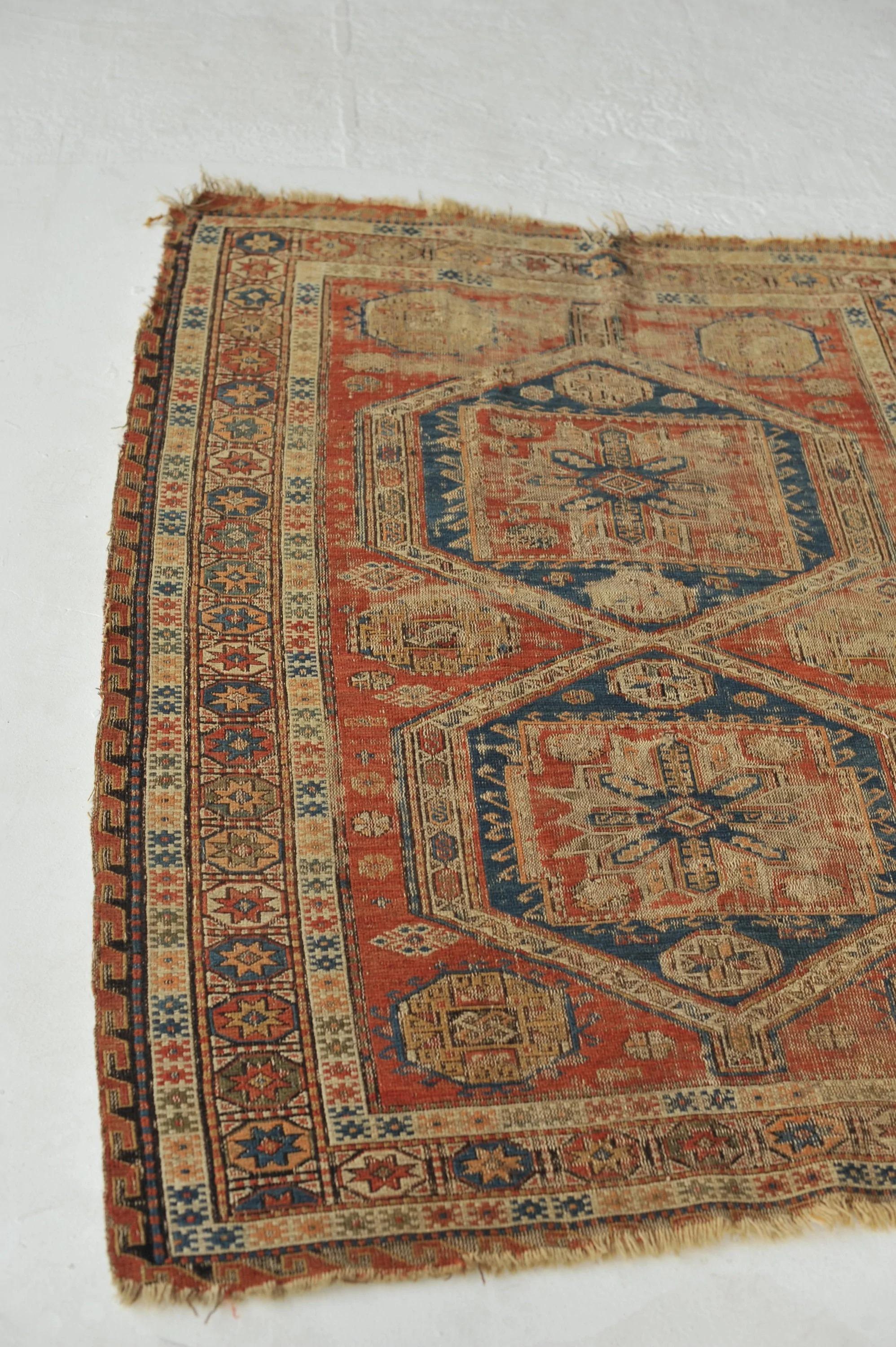 Laine Tapis Sumac ancien de caractère, c.1900''s en vente