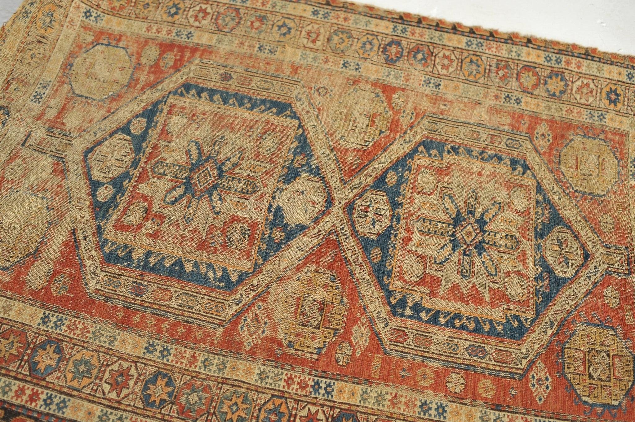 Tapis Sumac ancien de caractère, c.1900''s en vente 1