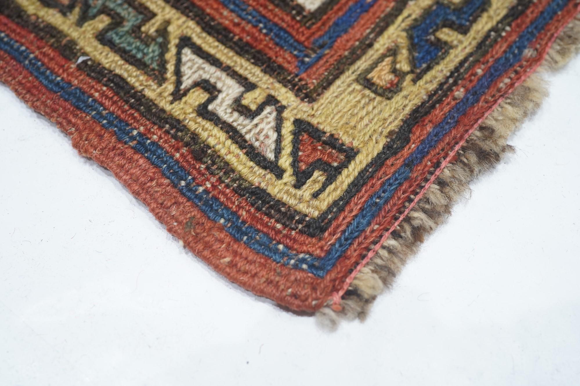 Russe Tapis Sumak ancien 4'7'' x 7'9'' en vente