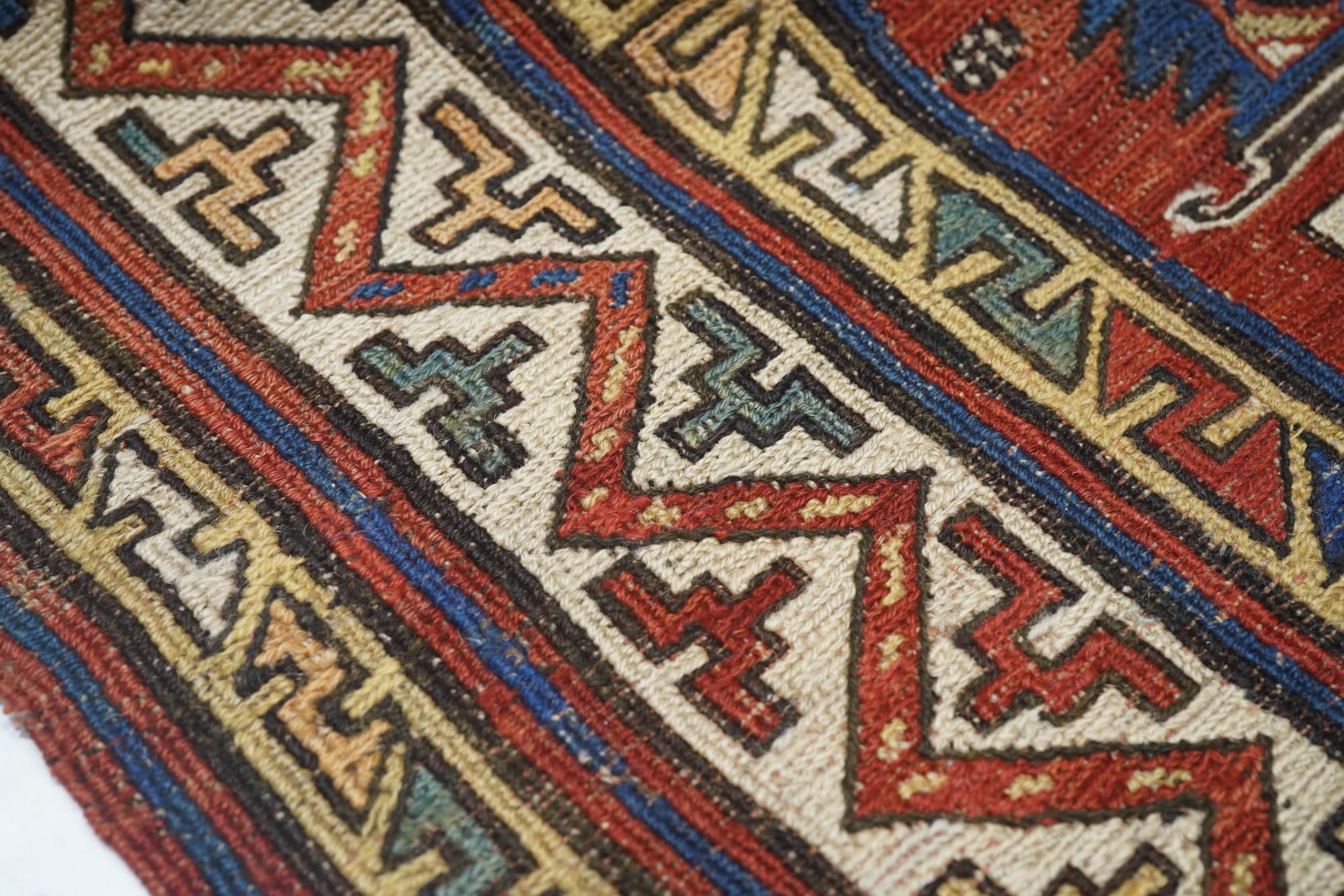 Antiker Sumak-Teppich im Zustand „Hervorragend“ im Angebot in New York, NY