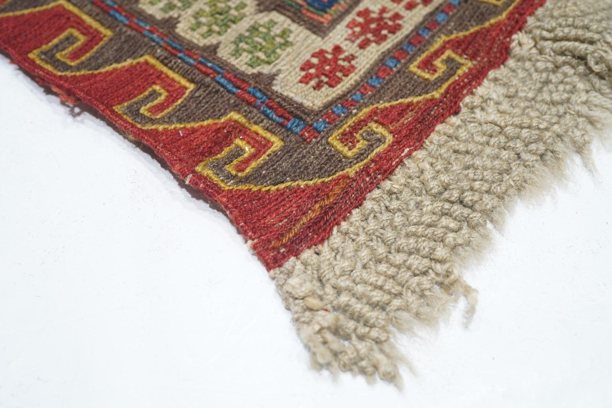 Antiker Sumak-Teppich 7'9'' x 9'4'' (Handgeknüpft) im Angebot