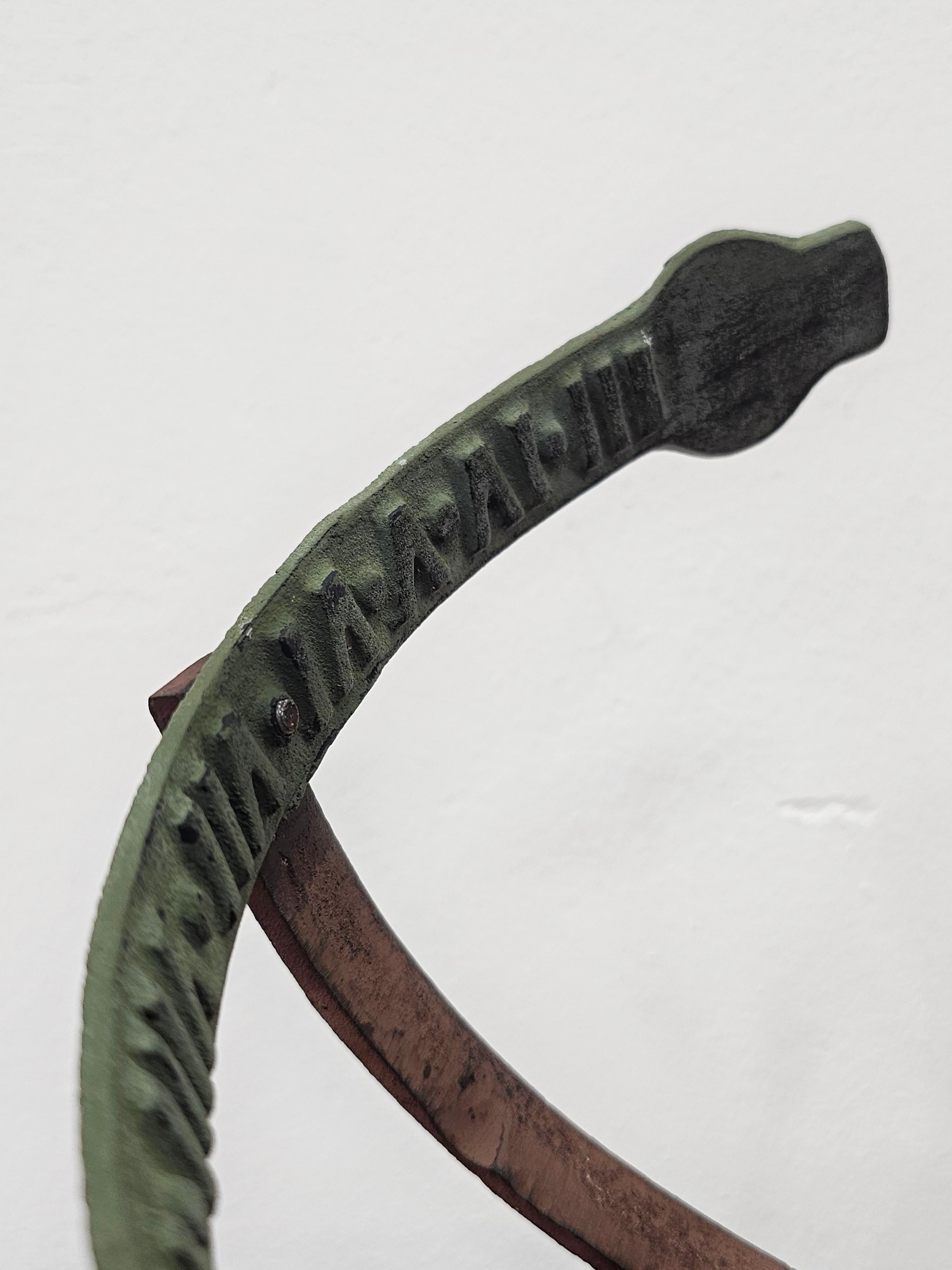 Antique Sundial done in wrought iron and brass with heavy patina, Germany 1800s In Fair Condition For Sale In Beograd, RS
