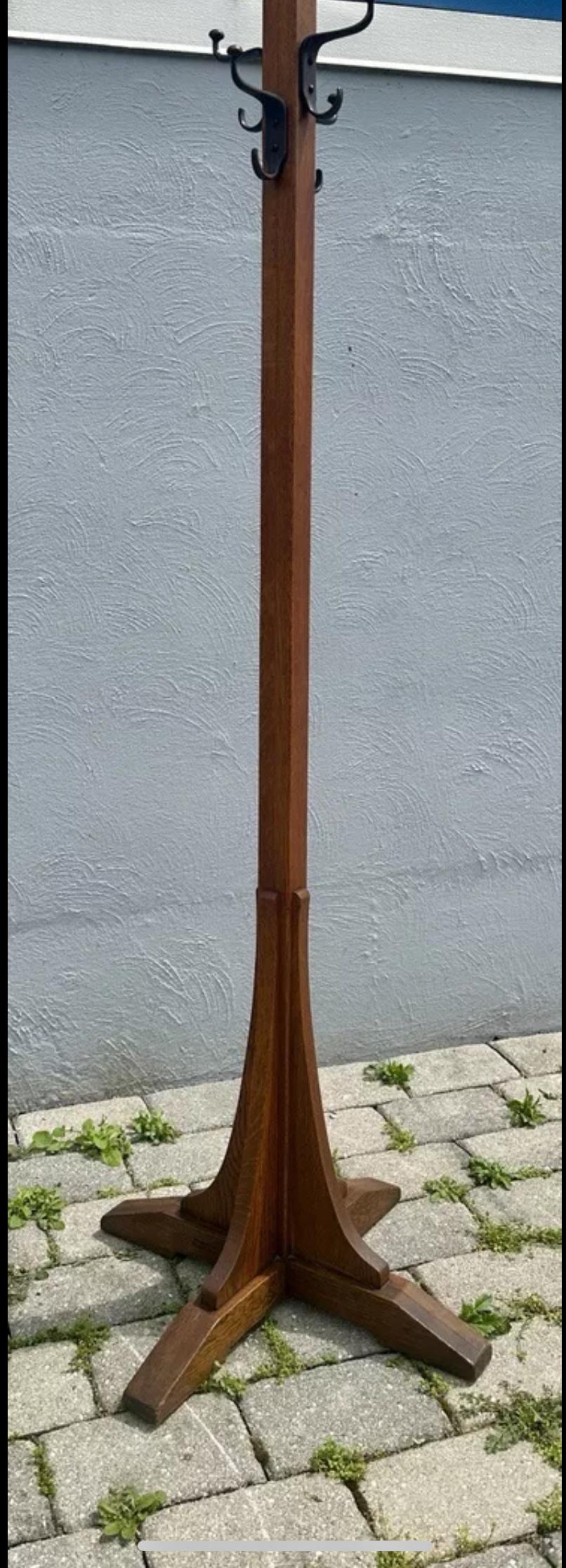 Antique SUPERB L&J Stickley Costumer Coat Rack - W7889

This is a great looking L&JG Stickley “costumer coat rack” with hand hammered wrought iron from the early 1900s in excellent condition. (Looks like not many people have used it!) It has an