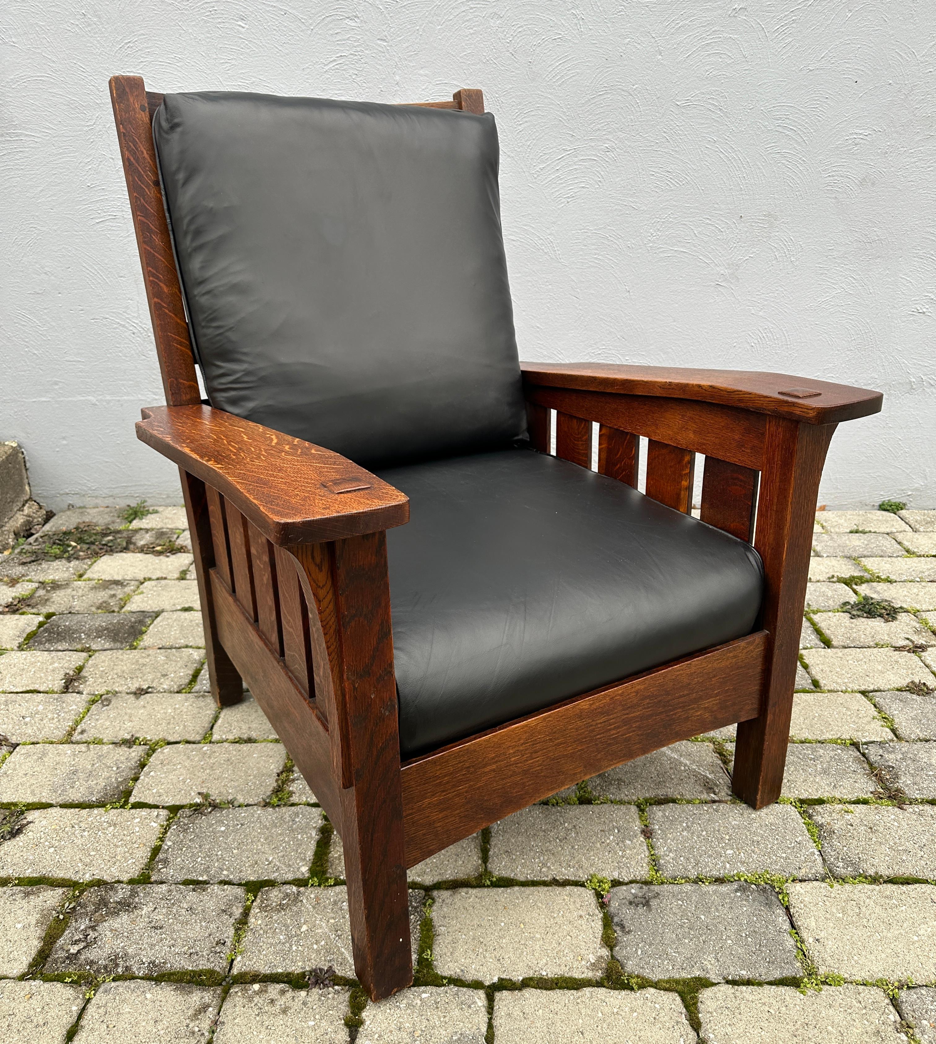 Arts and Crafts Antique SUPERB nice MASSIVE L&JG Stickley Chair with BENT ARM- W8090