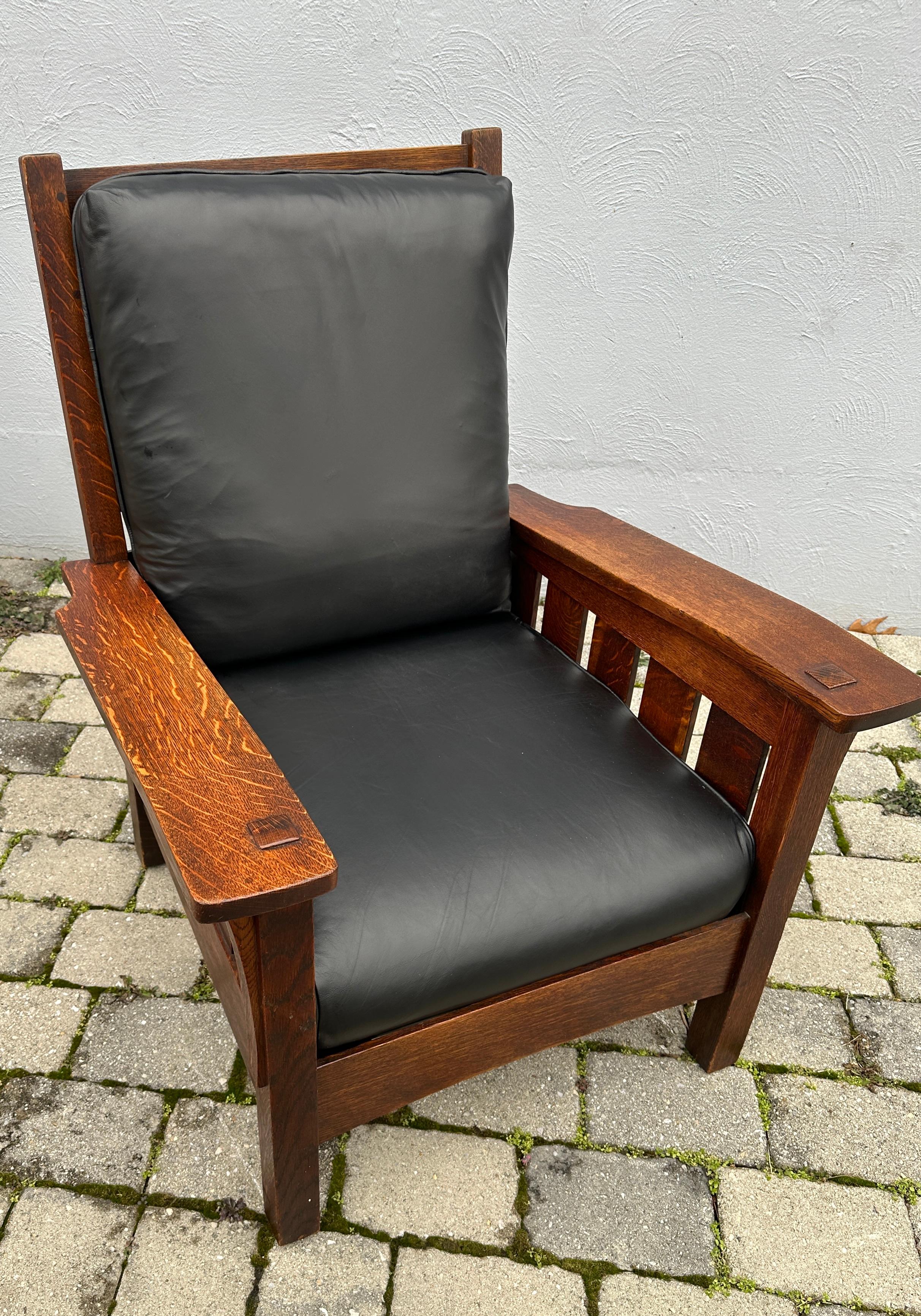 American Antique SUPERB nice MASSIVE L&JG Stickley Chair with BENT ARM- W8090