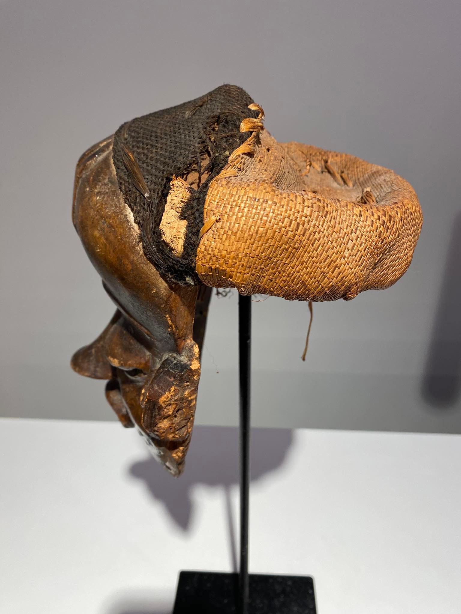 Antike prächtige Pende mbuya Maske DR Kongo Ende 19. im Angebot 4