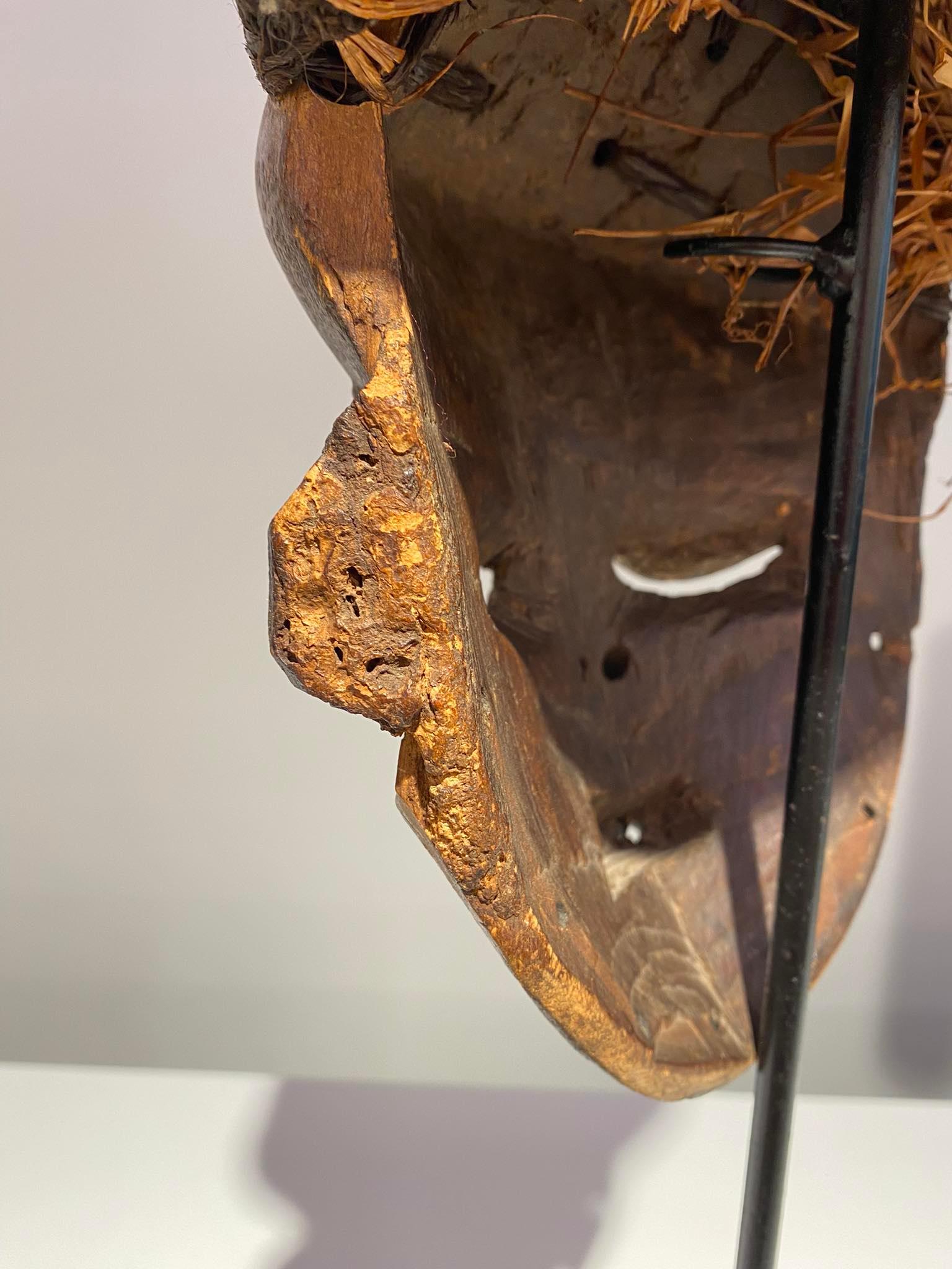 Antike prächtige Pende mbuya Maske DR Kongo Ende 19. im Angebot 7