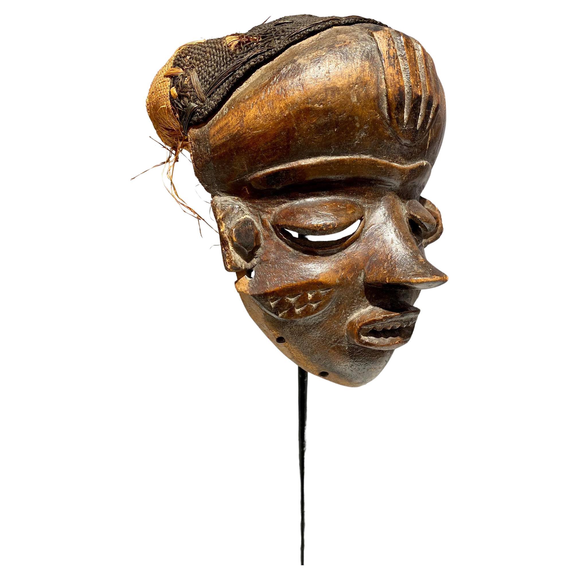 Antica superba maschera Pende mbuya DR Congo fine XIX secolo
