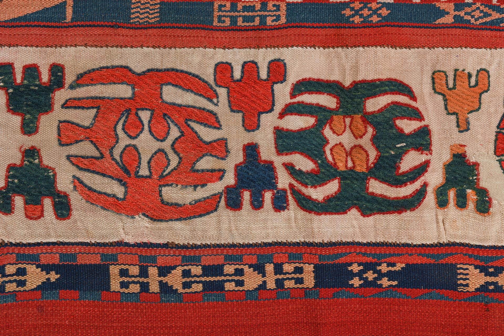 Antique Susani, Fully Embroidered im Angebot 3